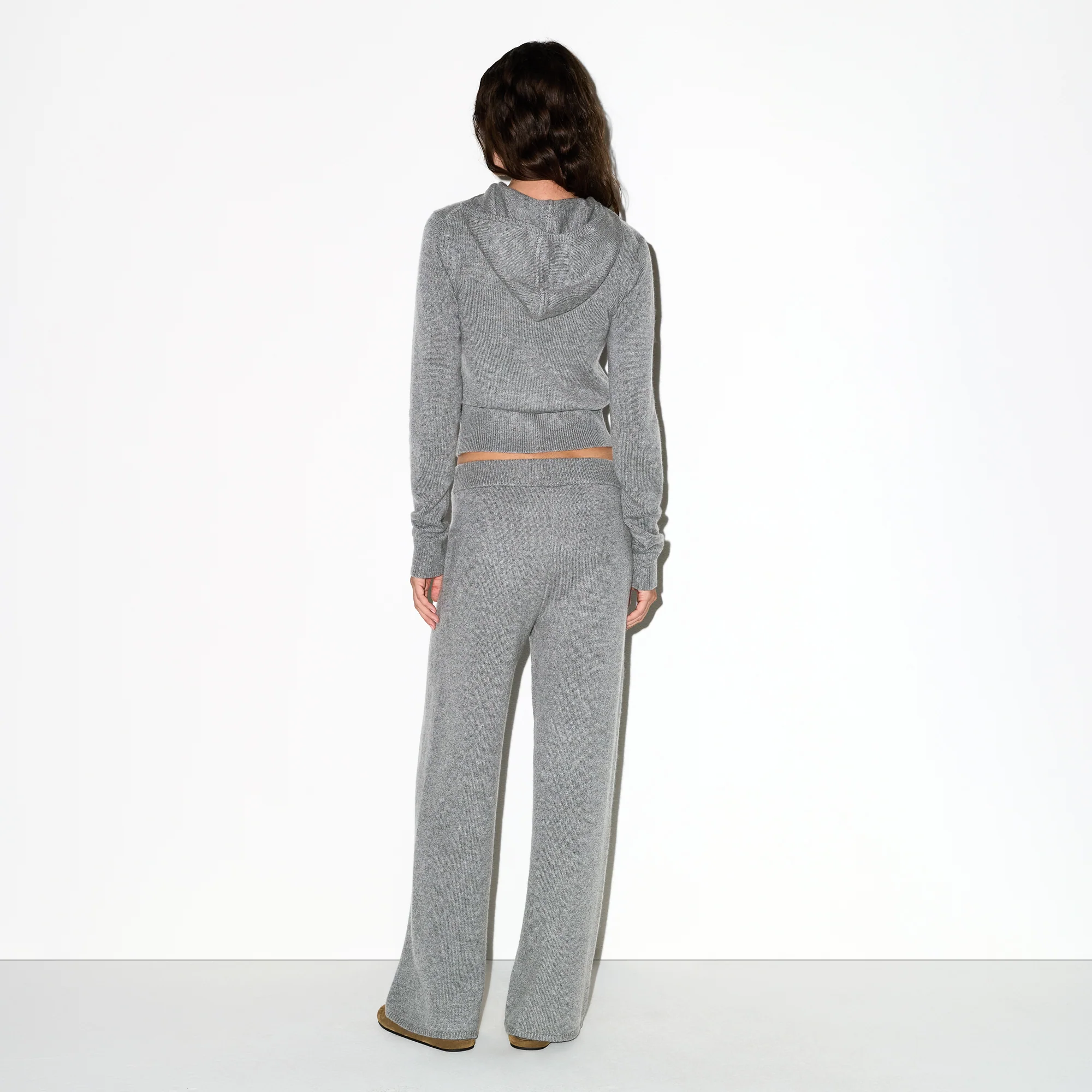 CASHMERE WIDE LEG PANT | DARK HEATHER GREY - Image 6