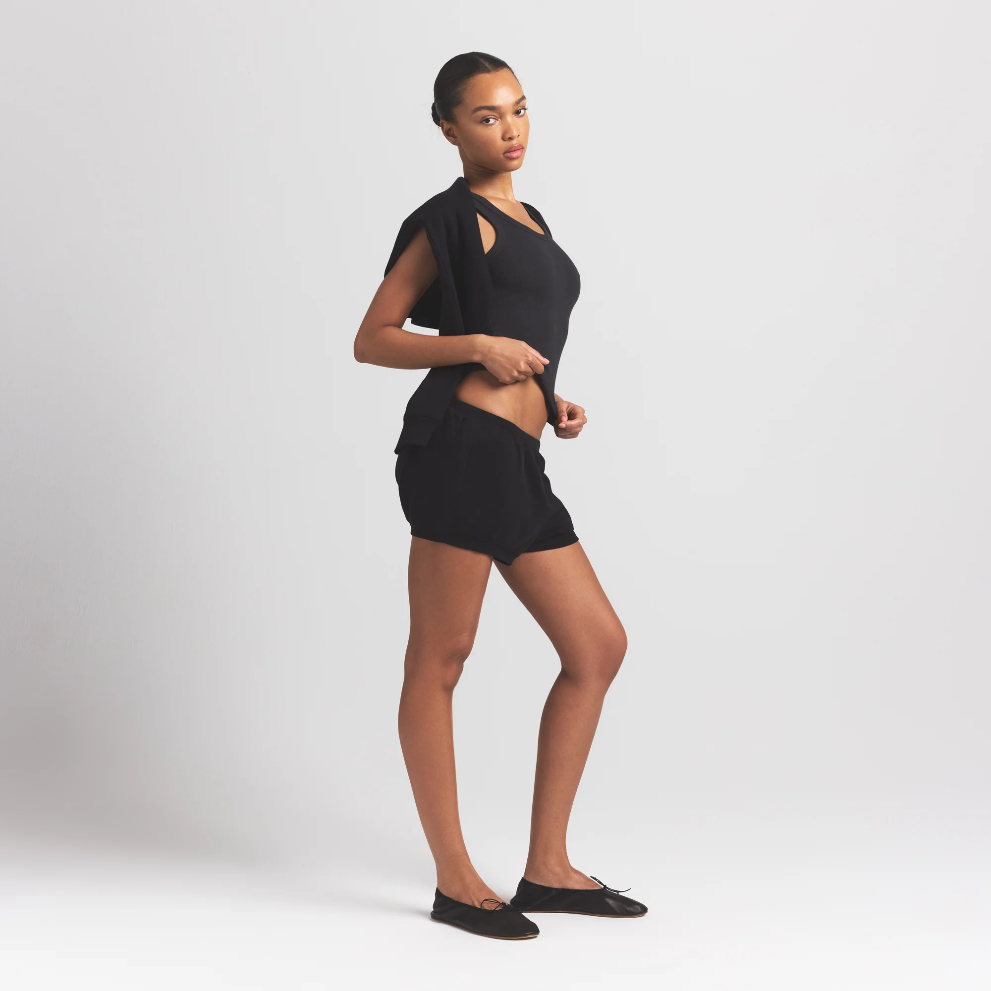 COTTON FLEECE BUBBLE HEM SHORT | ONYX - Image 3