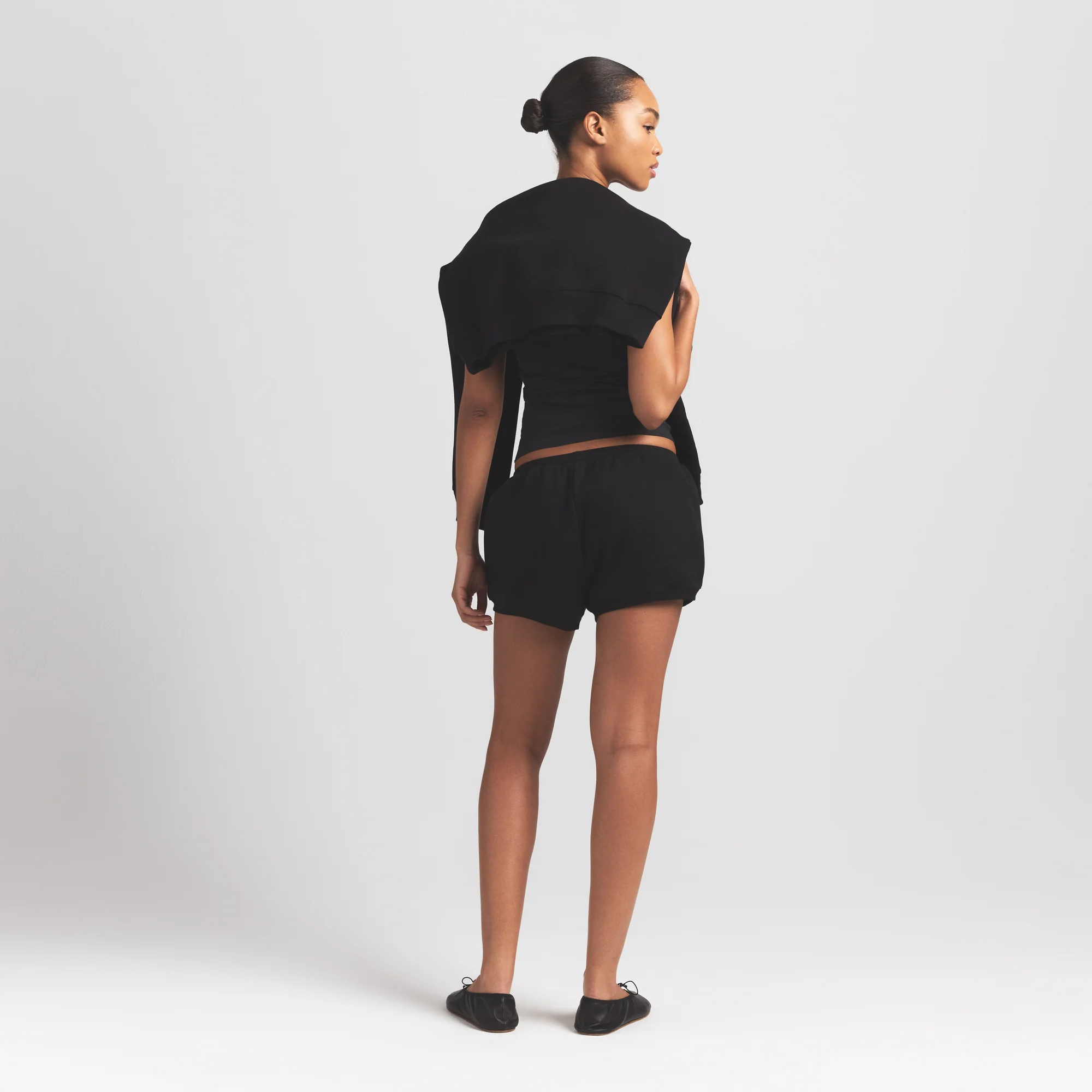 COTTON FLEECE BUBBLE HEM SHORT | ONYX - Image 6