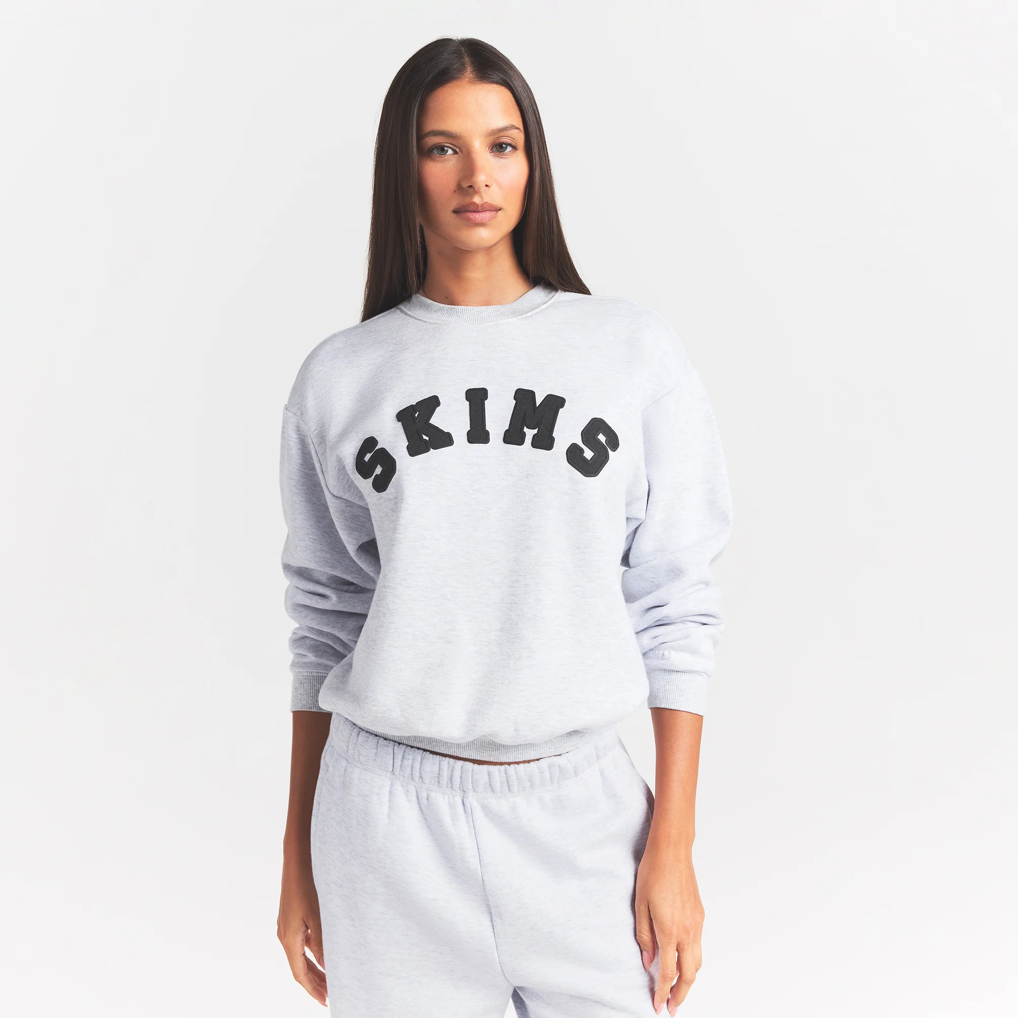 COTTON FLEECE LOGO CLASSIC CREWNECK | ONYX ARCHED LOGO PATCH - Image 3