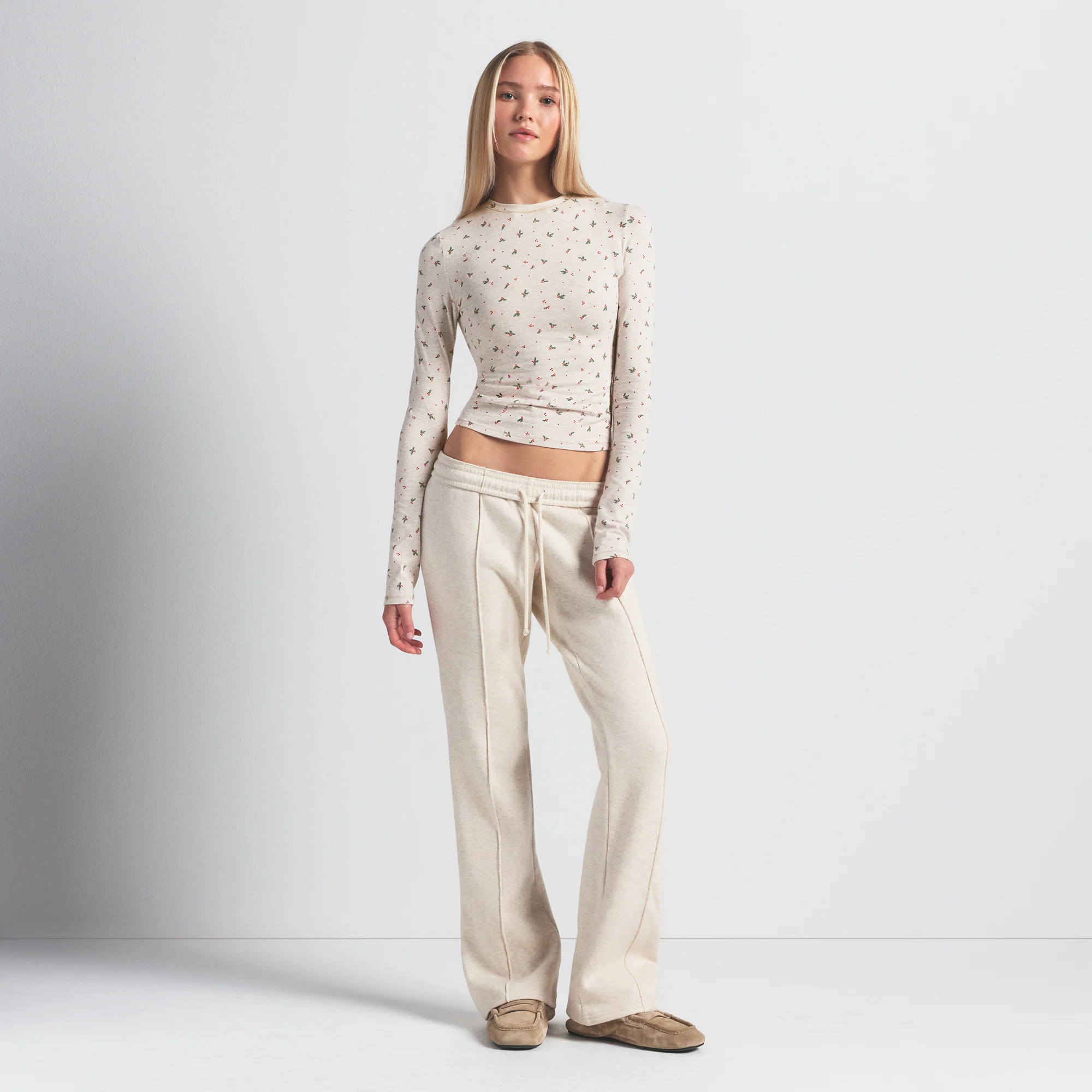 COTTON JERSEY LONG SLEEVE T-SHIRT | OATMEAL HEATHER HOLLY PRINT - Image 6