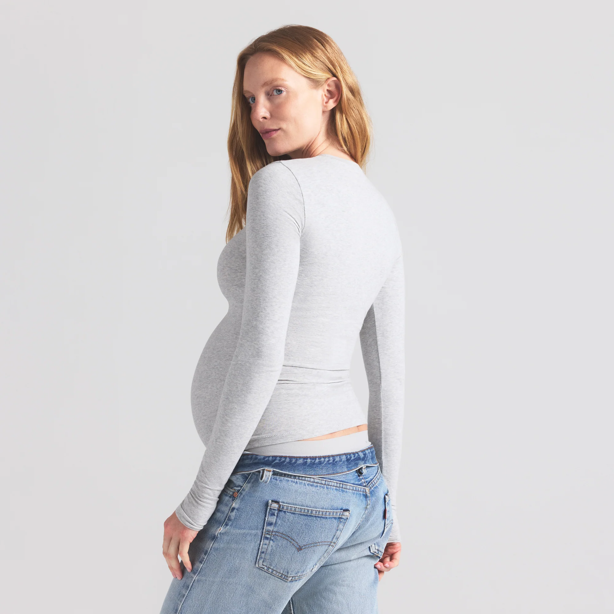 COTTON JERSEY MATERNITY LONG SLEEVE T-SHIRT | LIGHT HEATHER GREY - Image 3