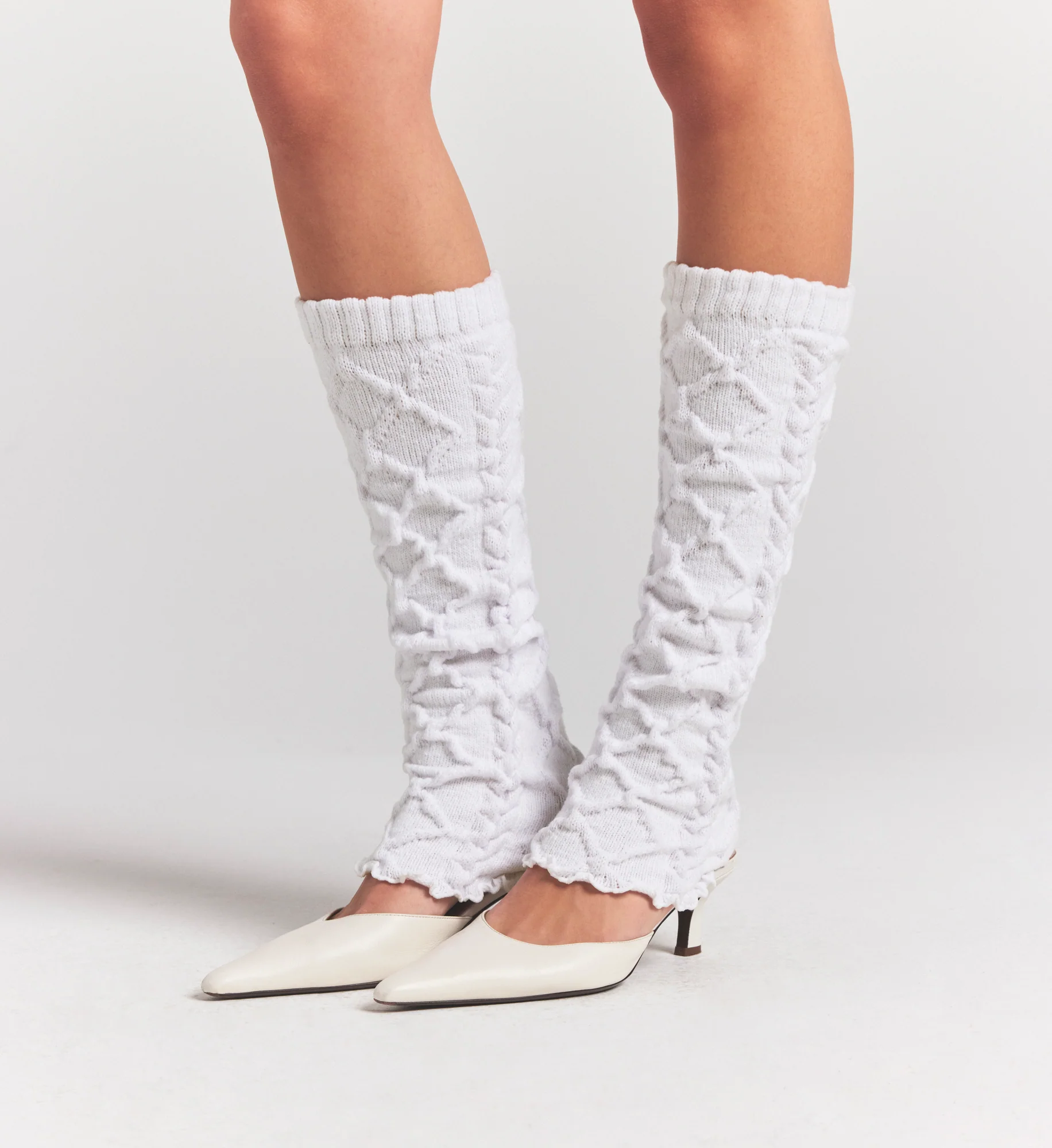 COZY LIGHT CABLE KNIT LEG WARMERS | IVORY - Image 3
