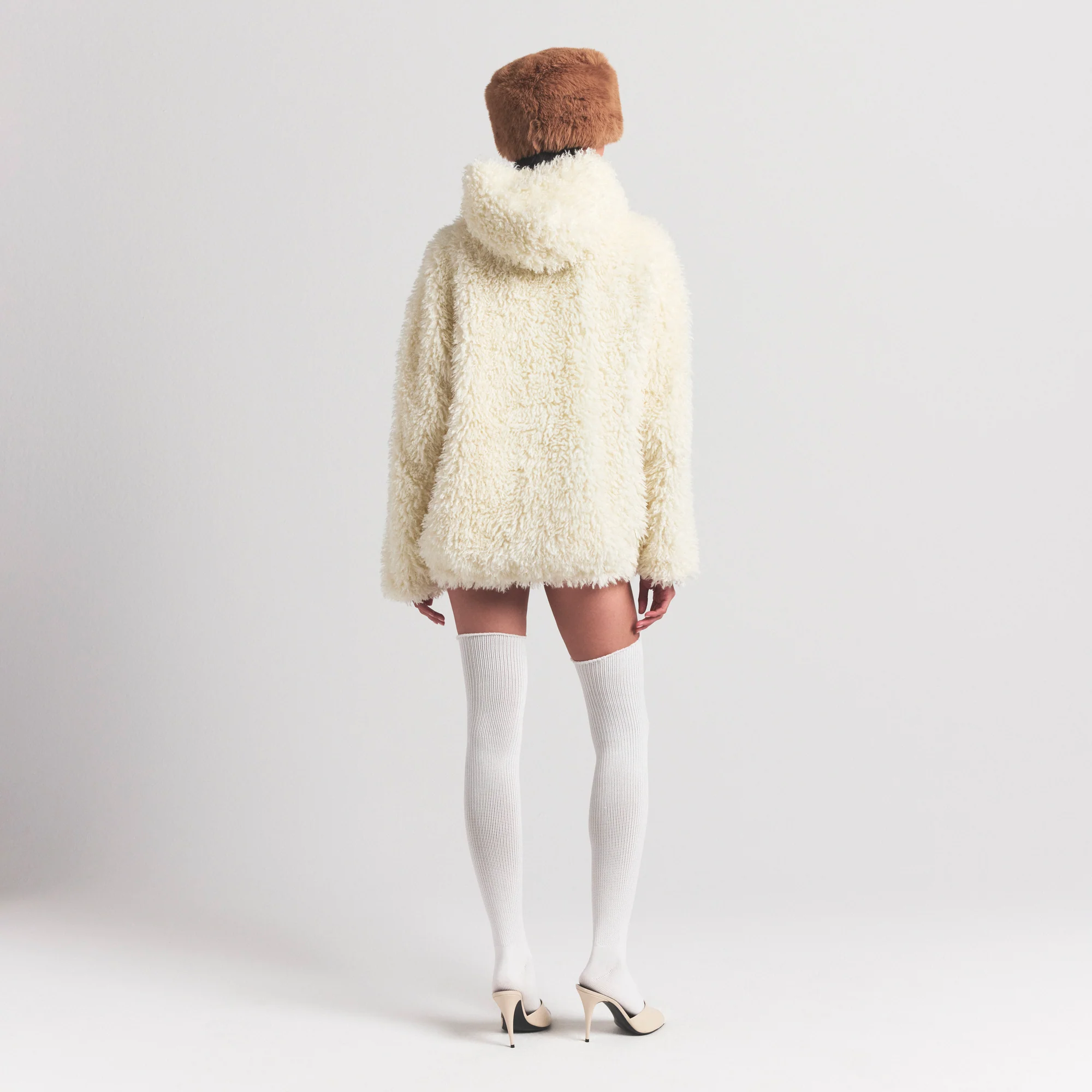 FAUX FUR HOODIE | EGRET - Image 5