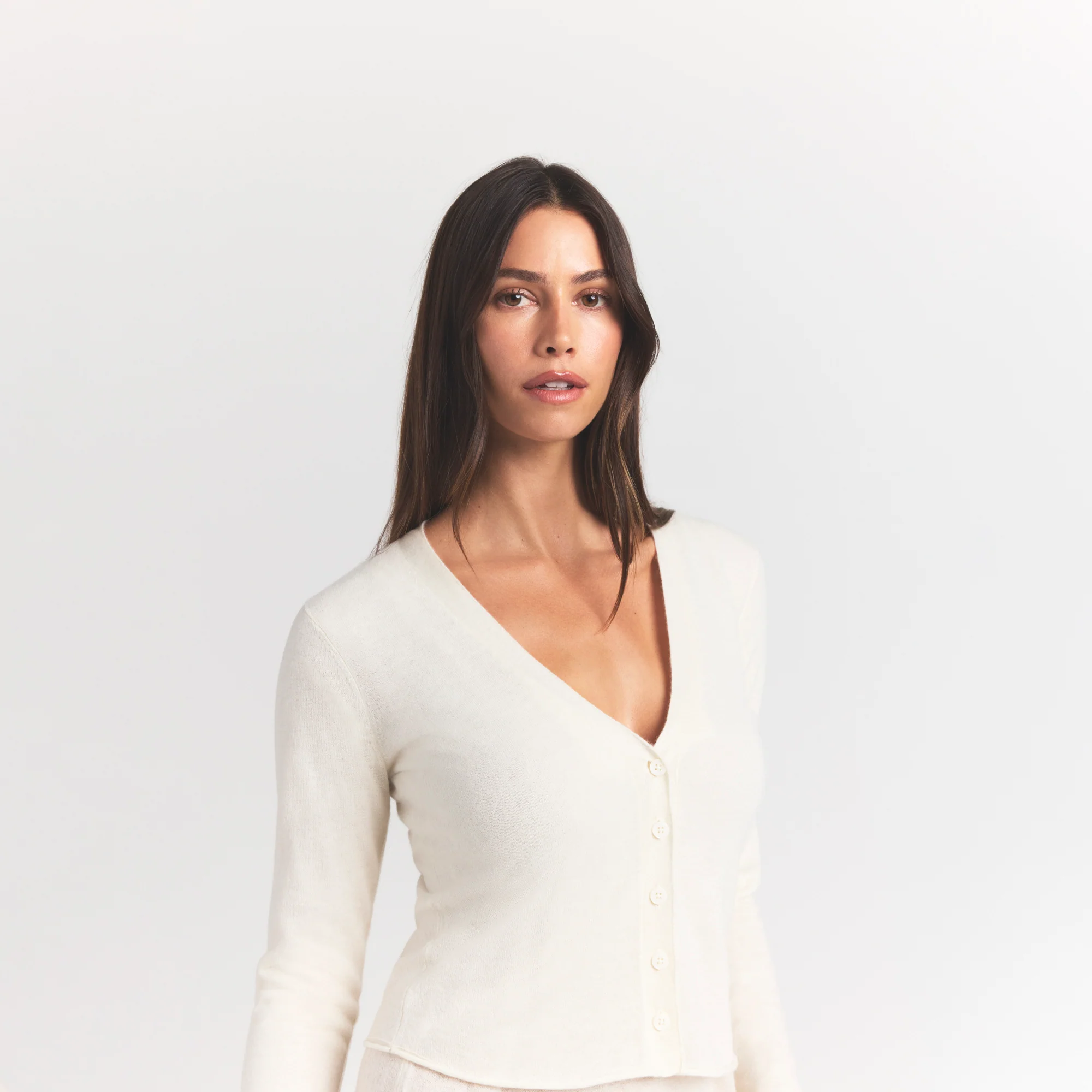 FEATHERWEIGHT CASHMERE CARDIGAN | EGRET - Image 4