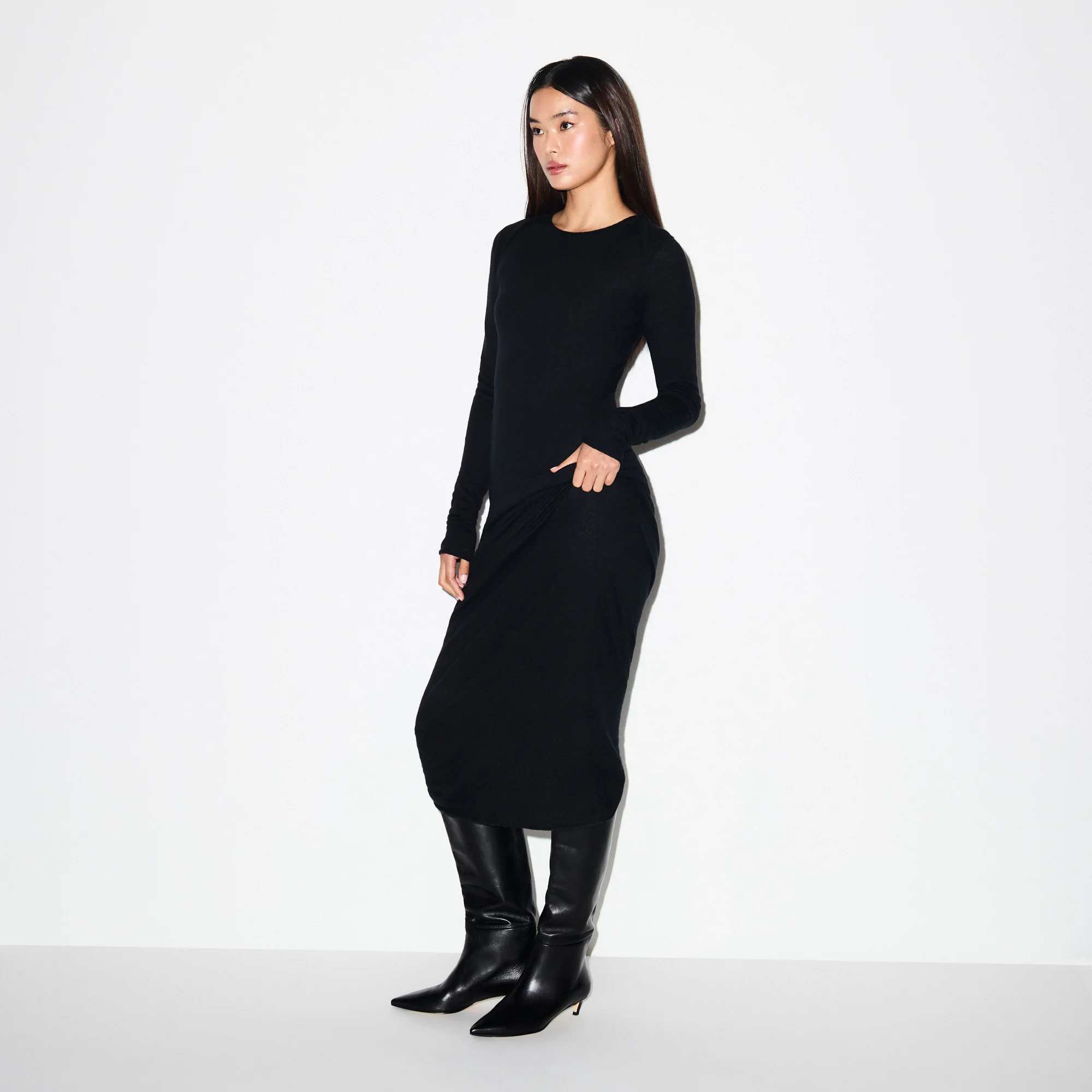 FEATHERWEIGHT CASHMERE LONG DRESS | ONYX - Image 4