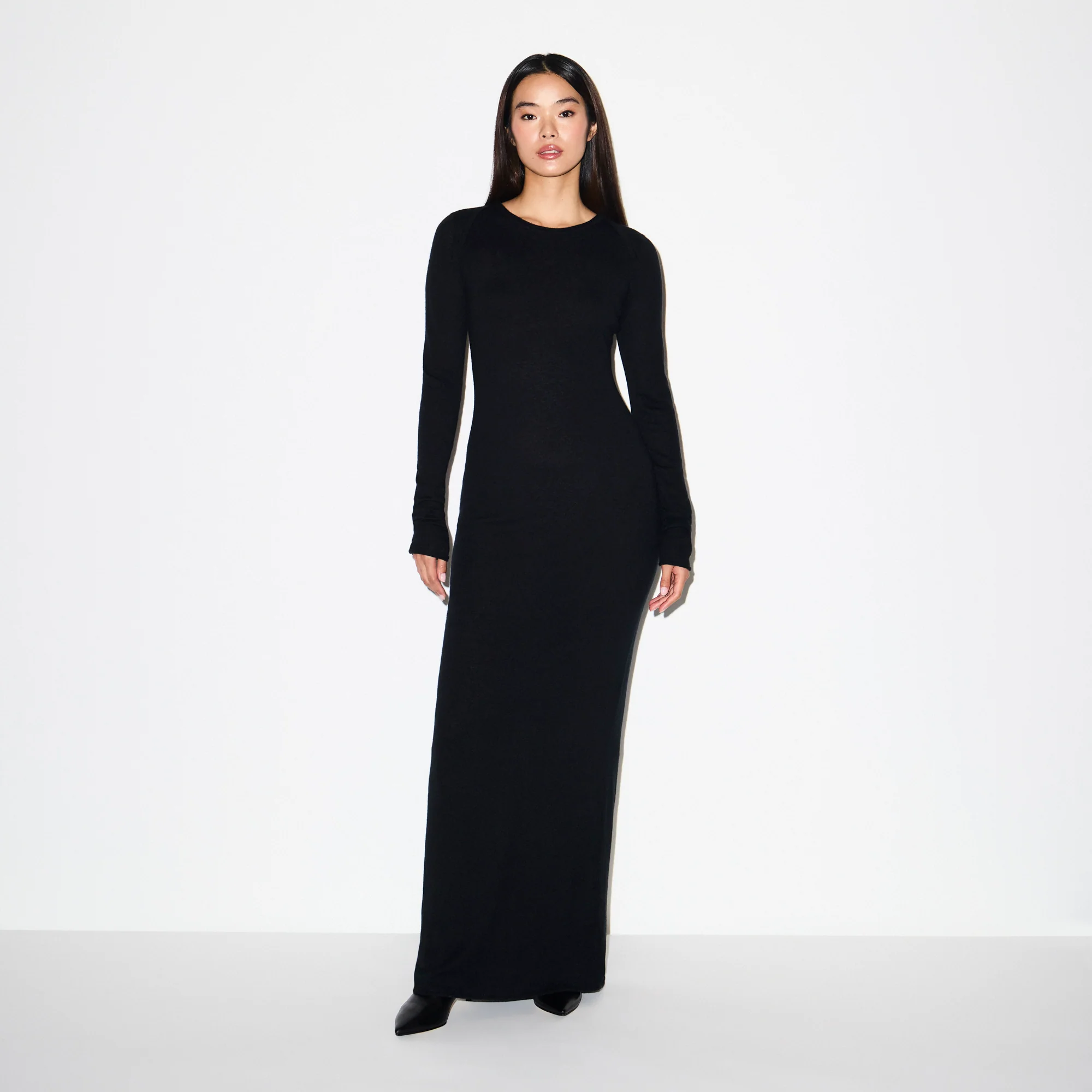FEATHERWEIGHT CASHMERE LONG DRESS | ONYX - Image 5