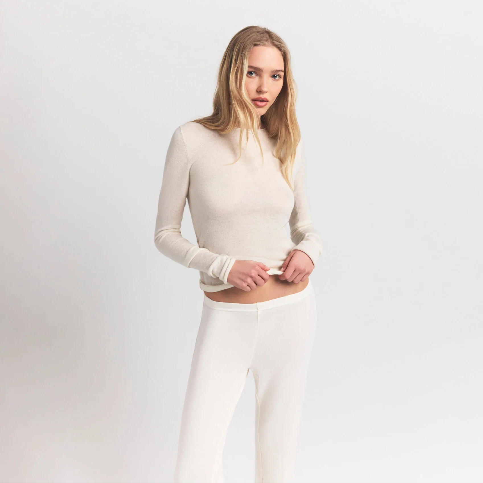 FEATHERWEIGHT CASHMERE LONG SLEEVE TOP | EGRET - Image 3