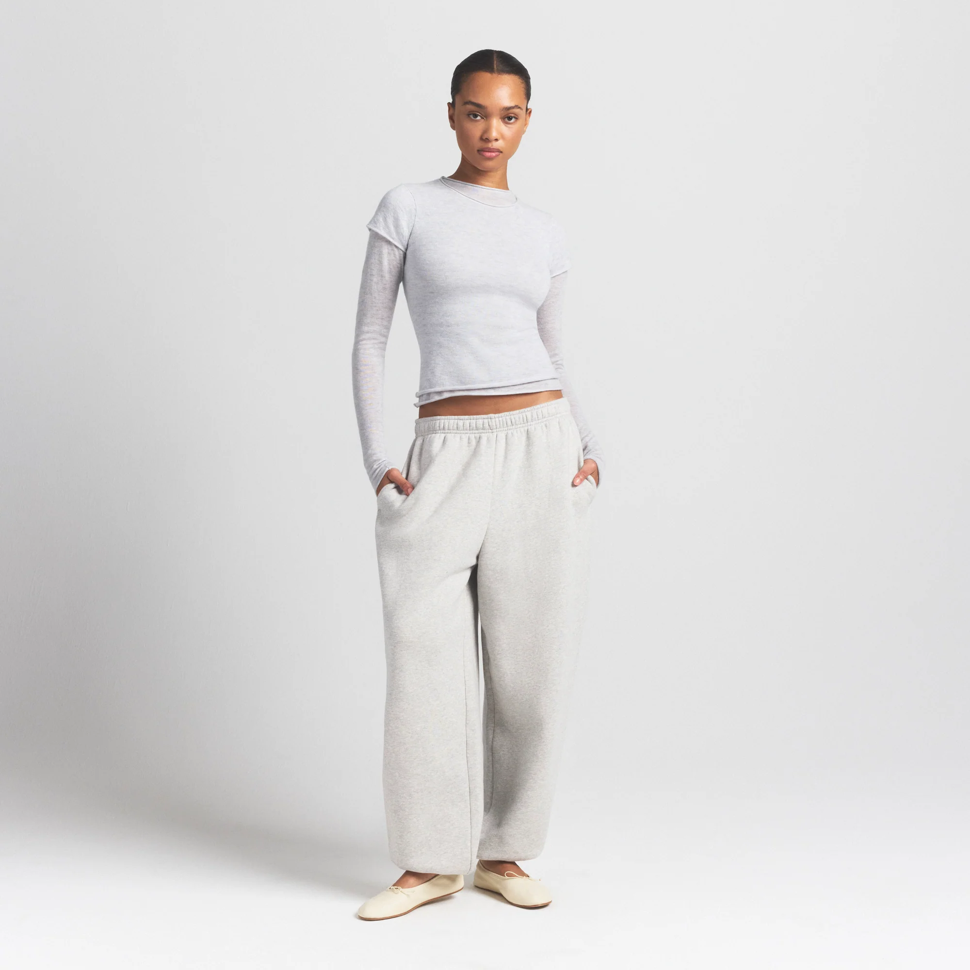 FEATHERWEIGHT CASHMERE LONG SLEEVE TOP | LIGHT HEATHER GREY - Image 2
