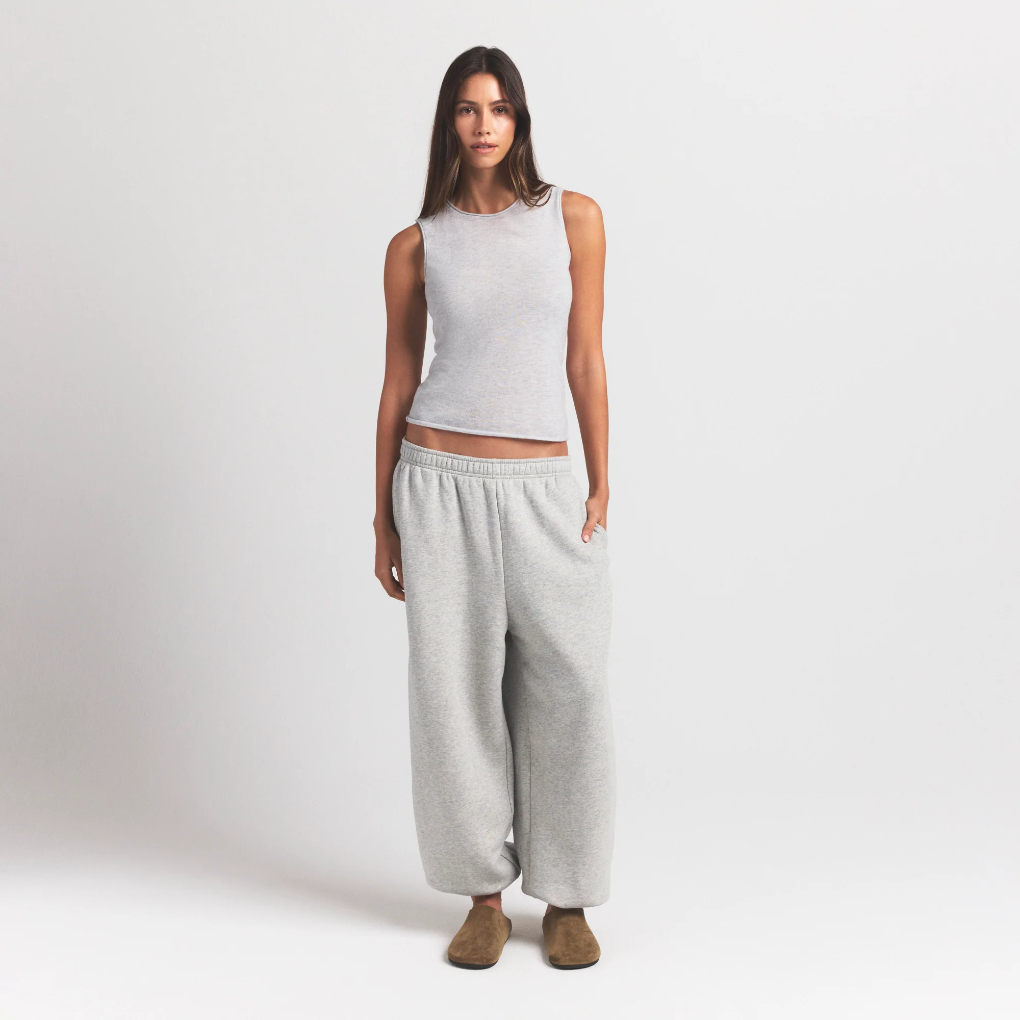 FEATHERWEIGHT CASHMERE SLEEVELESS TOP | LIGHT HEATHER GREY - Image 2