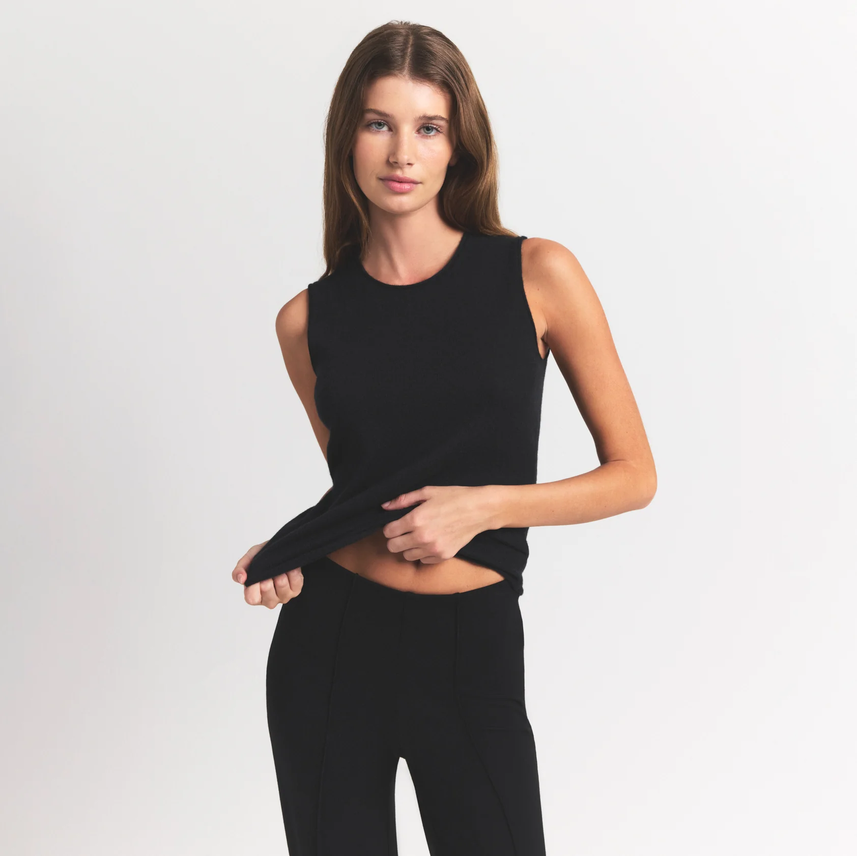 FEATHERWEIGHT CASHMERE SLEEVELESS TOP | ONYX - Image 3