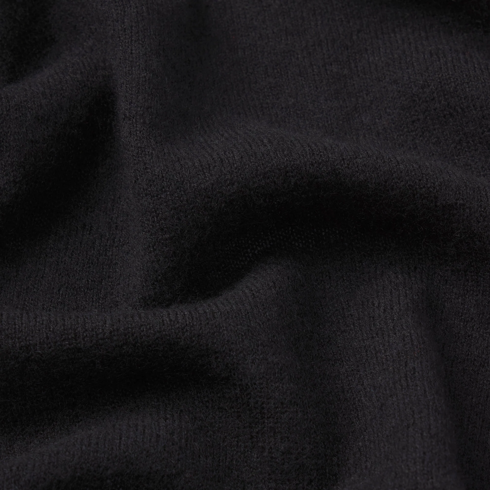 FEATHERWEIGHT CASHMERE SLEEVELESS TOP | ONYX - Image 5