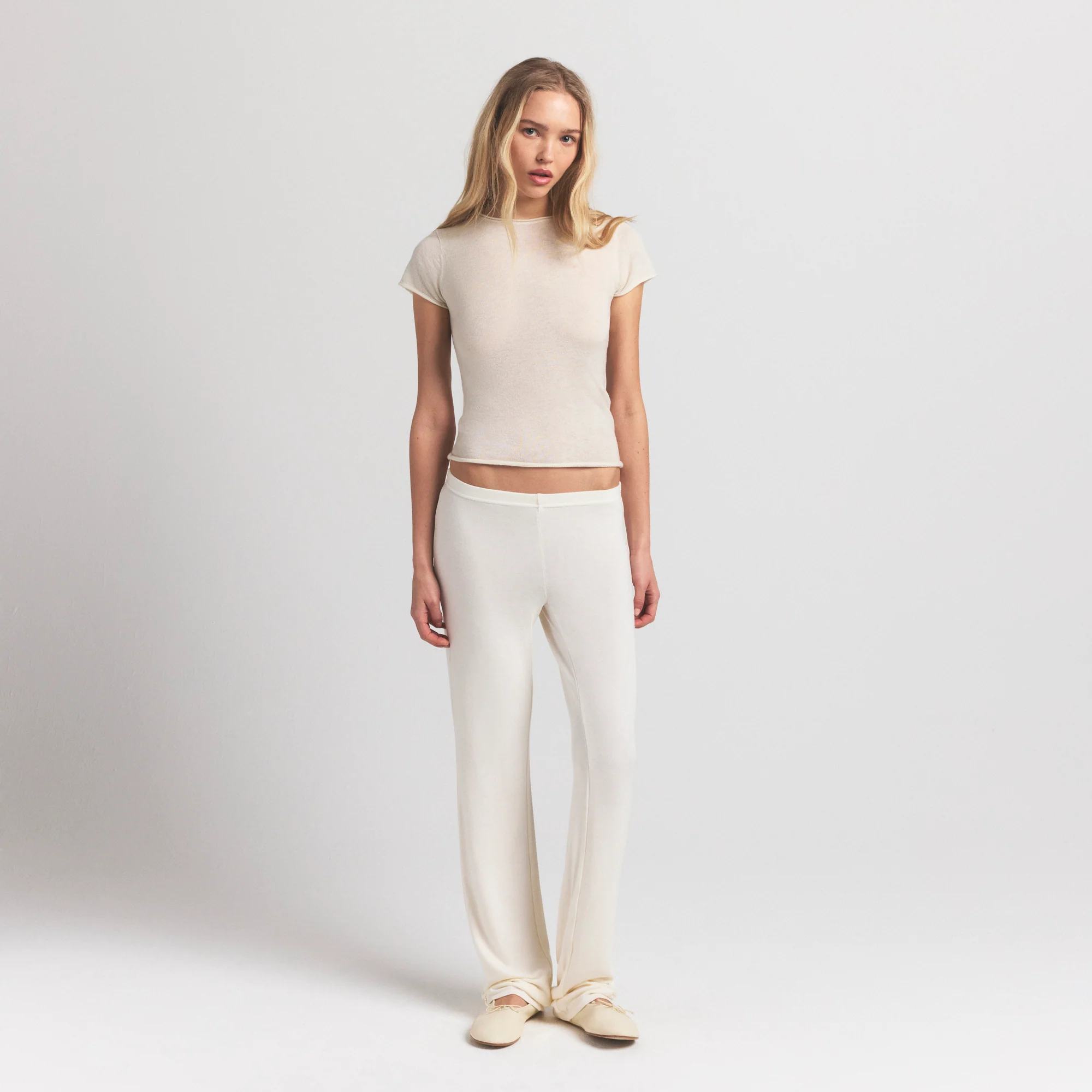 FEATHERWEIGHT CASHMERE TEE | EGRET - Image 2