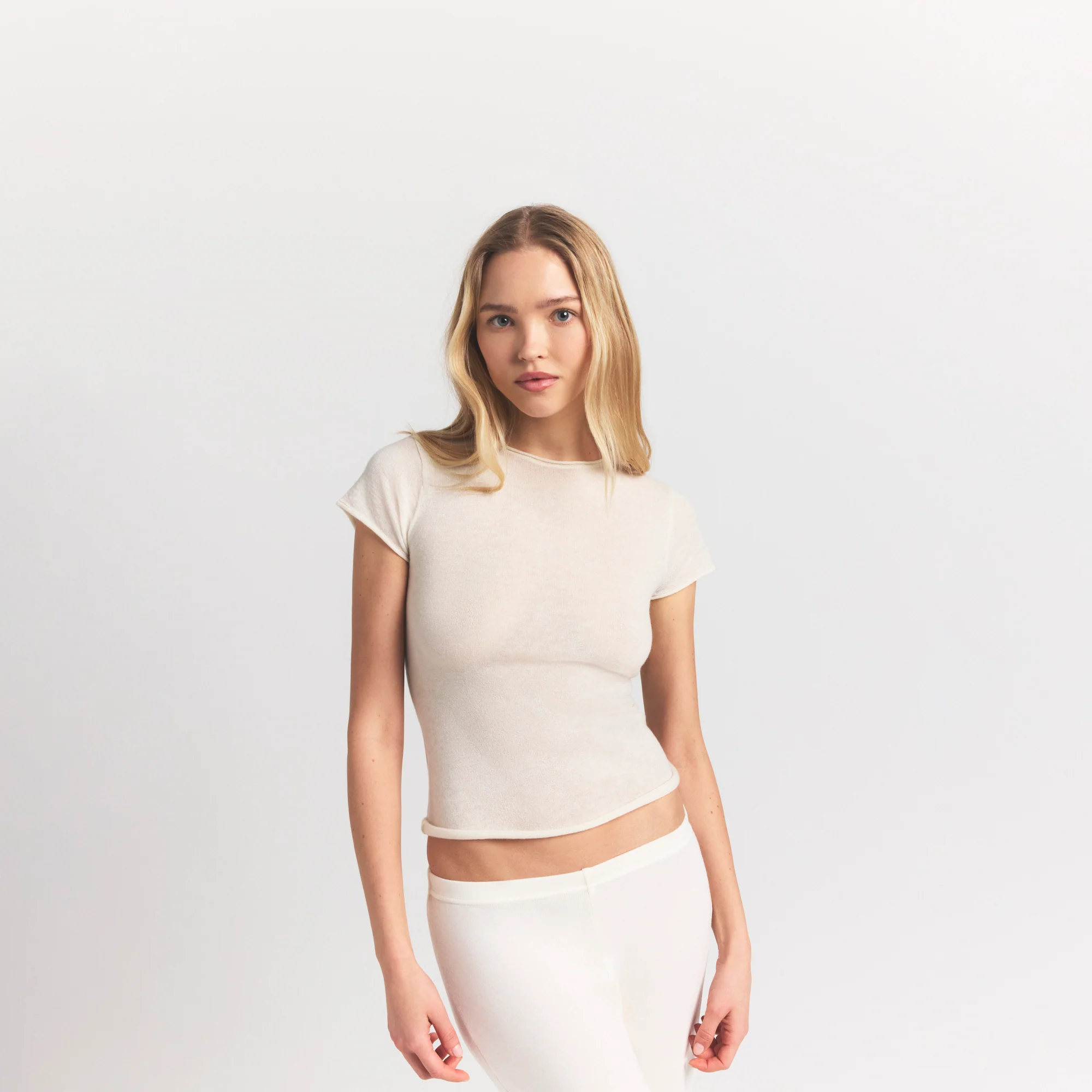 FEATHERWEIGHT CASHMERE TEE | EGRET - Image 3