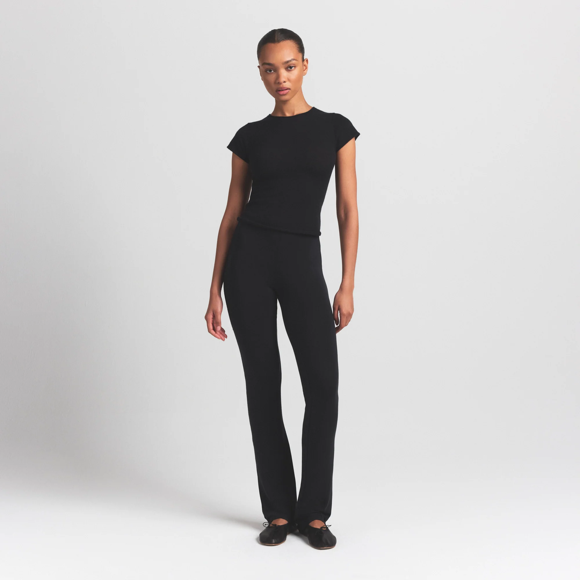 FEATHERWEIGHT CASHMERE TEE | ONYX - Image 2