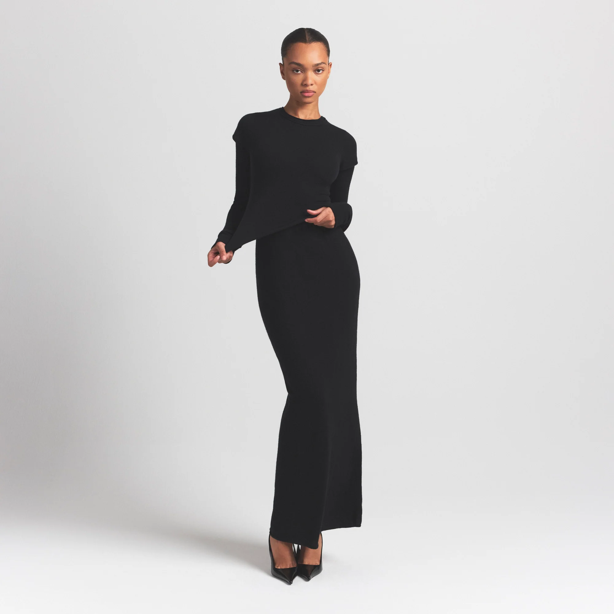 FEATHERWEIGHT CASHMERE TEE | ONYX - Image 4