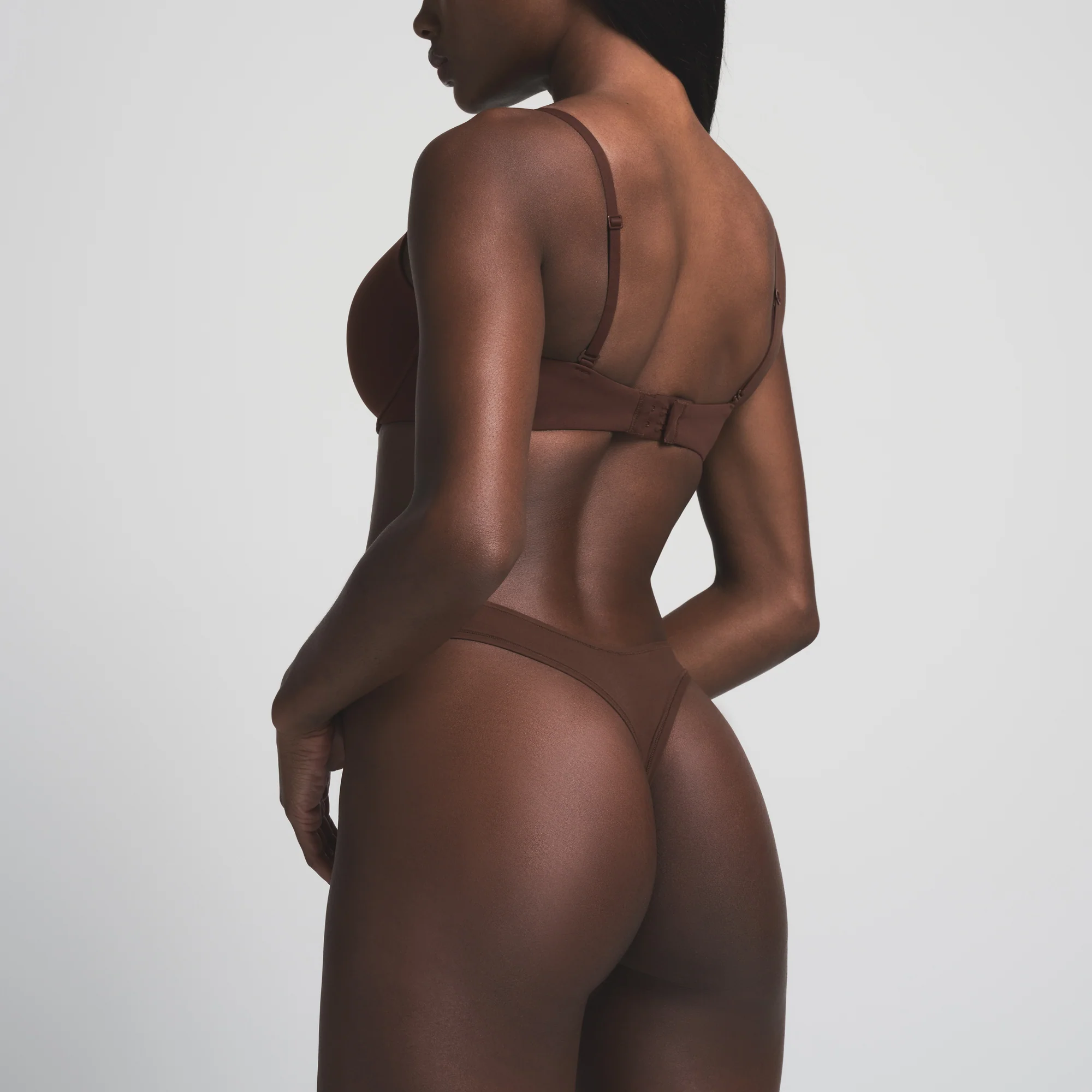 FITS EVERYBODY DIPPED FRONT THONG | COCOA - Image 4