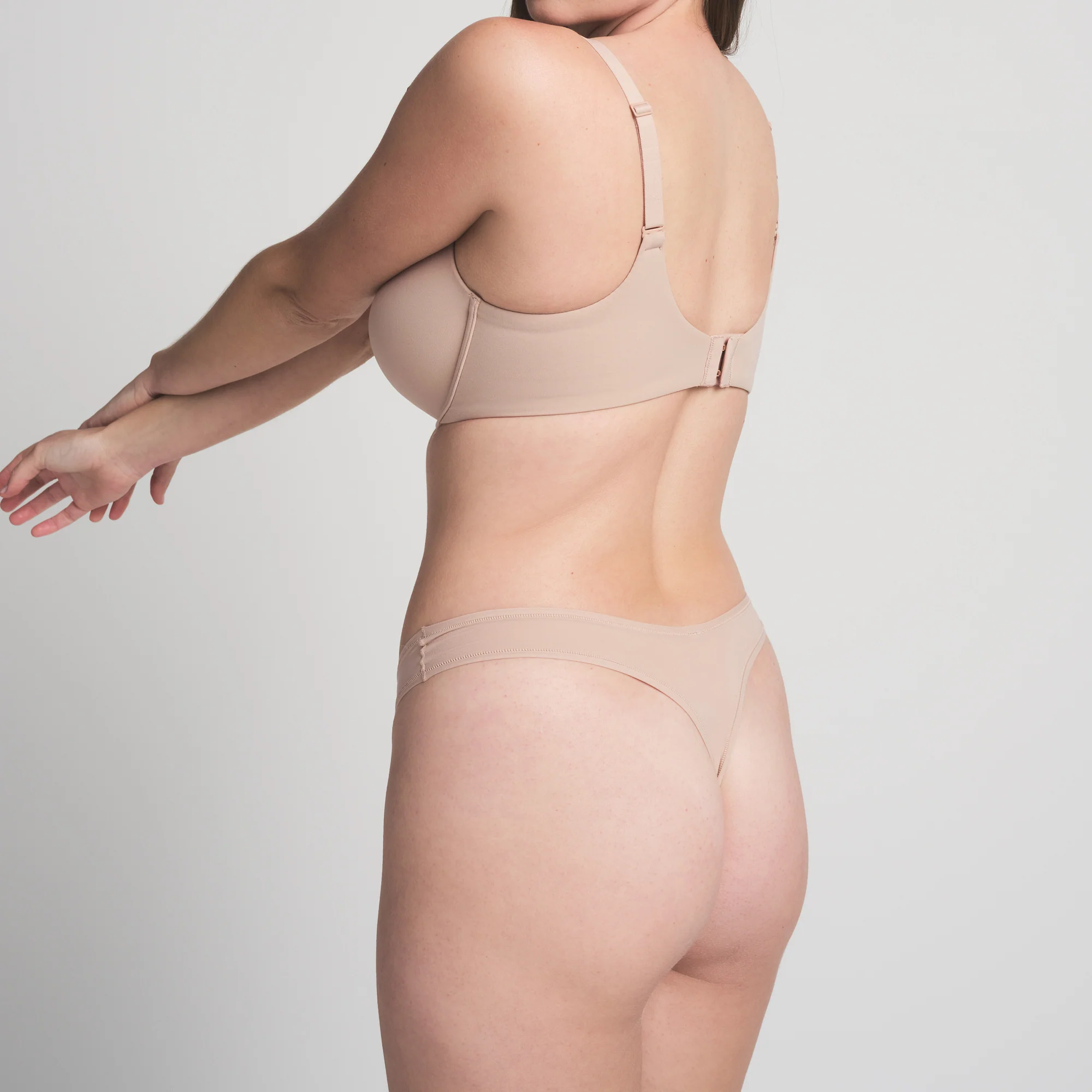 FITS EVERYBODY DIPPED FRONT THONG | MICA - Image 4