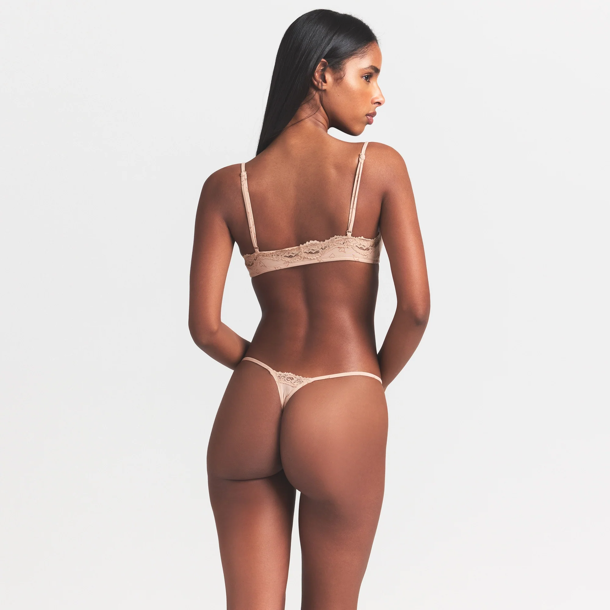 FITS EVERYBODY LACE SCOOP BRALETTE | MICA SKETCHED HEARTS - Image 4