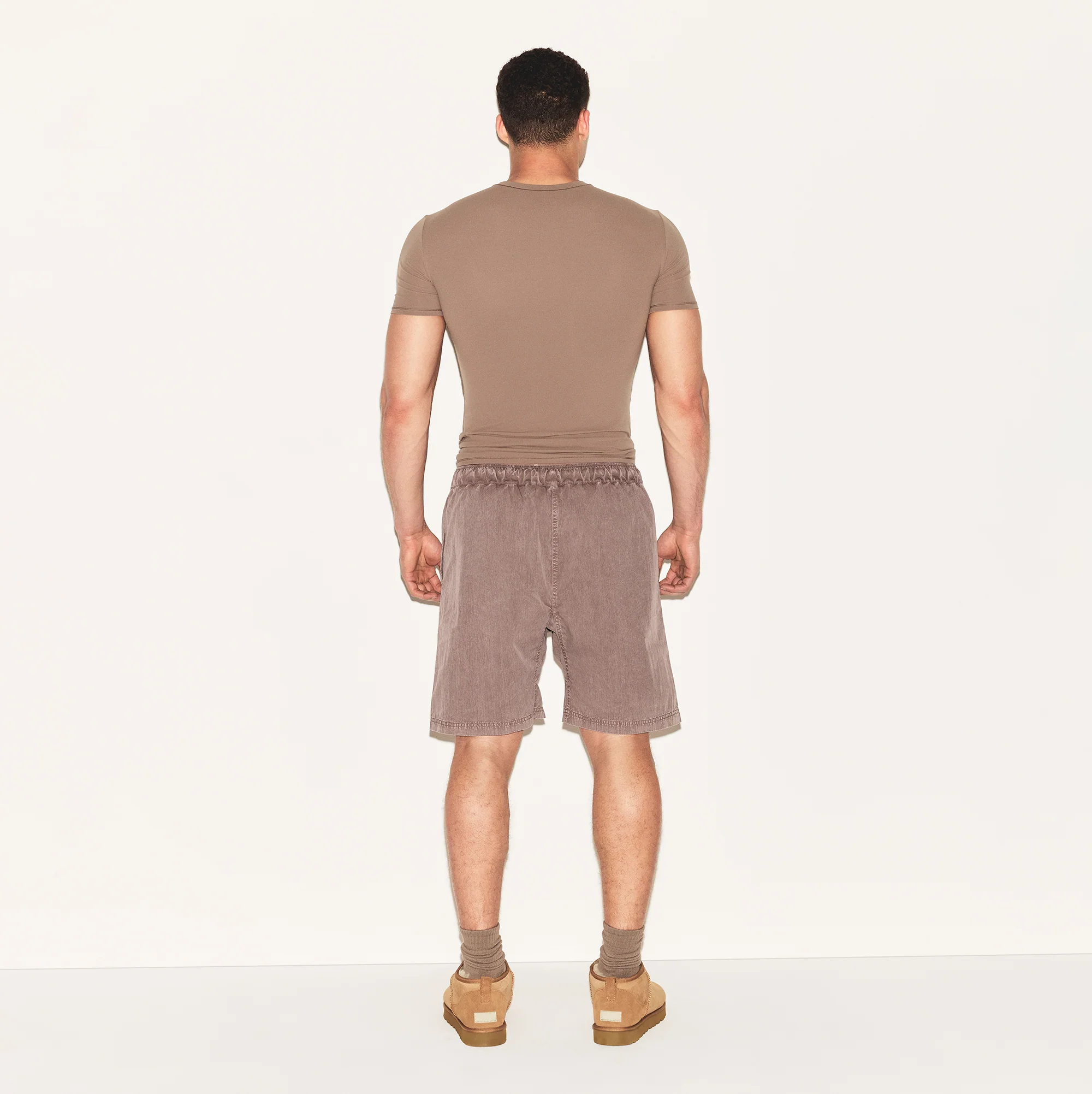 FITS EVERYBODY MENS SLIM T-SHIRT | UMBER - Image 5