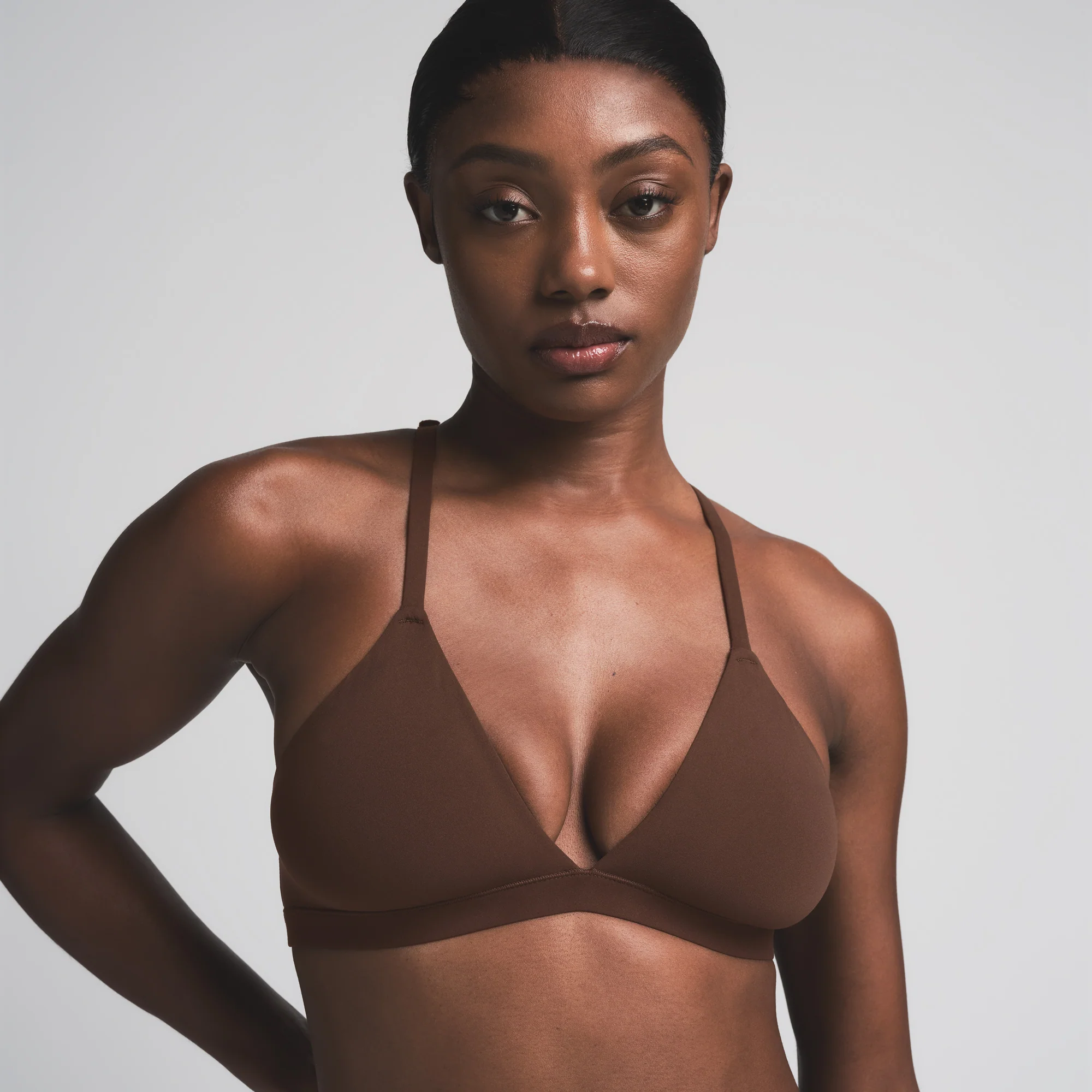 FITS EVERYBODY RACERBACK TRIANGLE BRALETTE | COCOA - Image 2