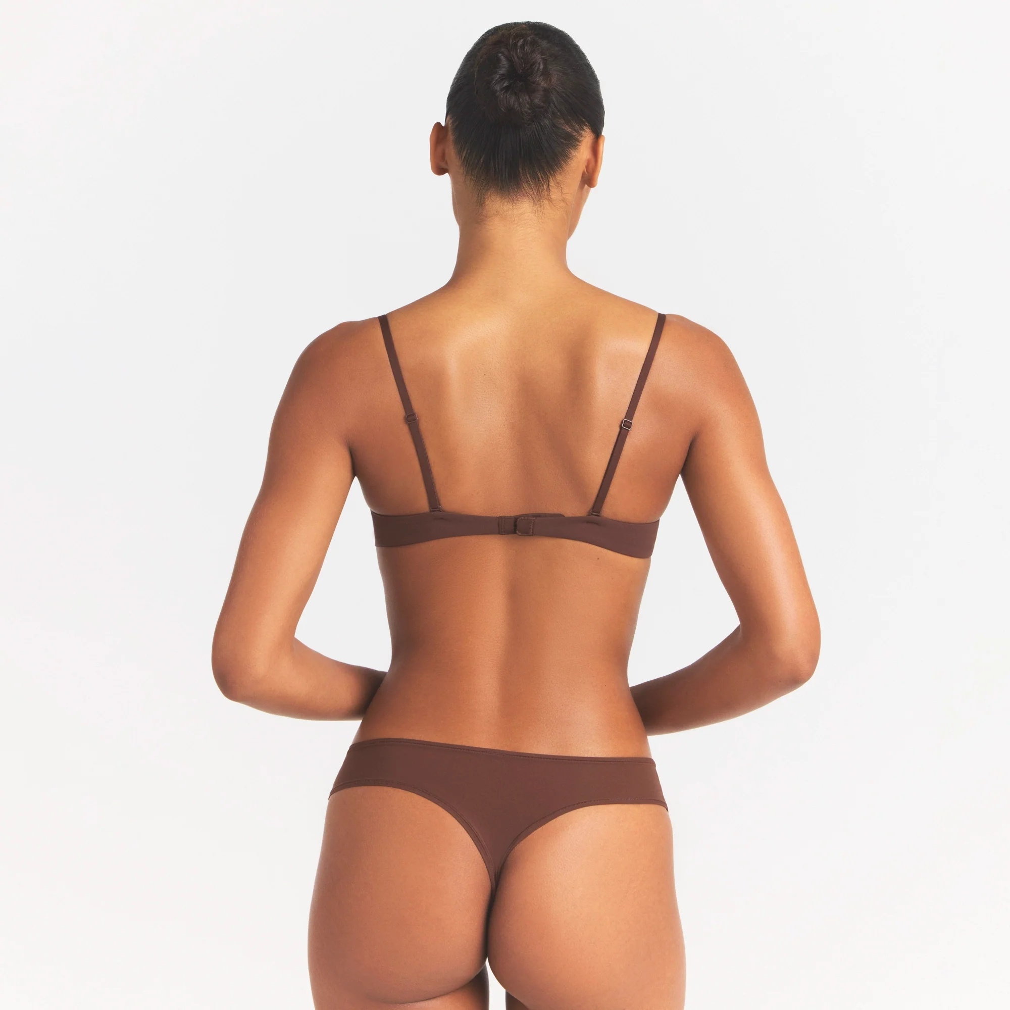 FITS EVERYBODY T-SHIRT BRA | COCOA - Image 5