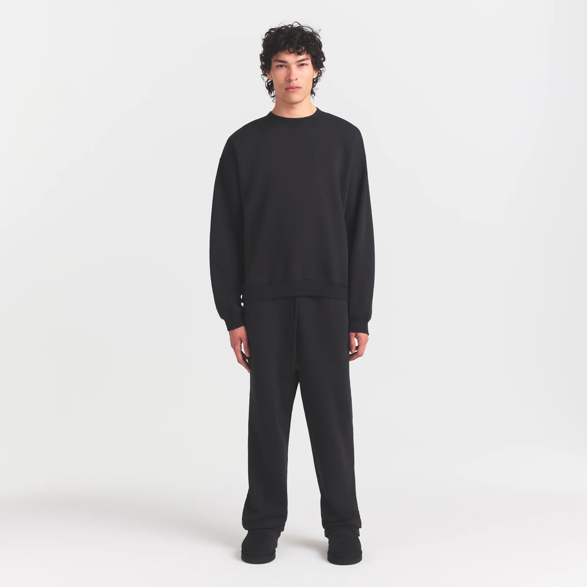 FLEECE LOUNGE MENS RELAXED HIGH CREWNECK | WASHED ONYX - Image 2