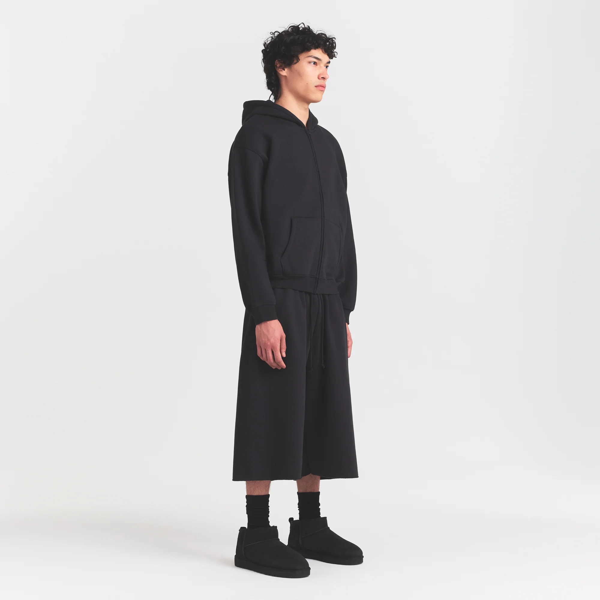 FLEECE LOUNGE MENS RELAXED LONG SHORT | WASHED ONYX - Image 3