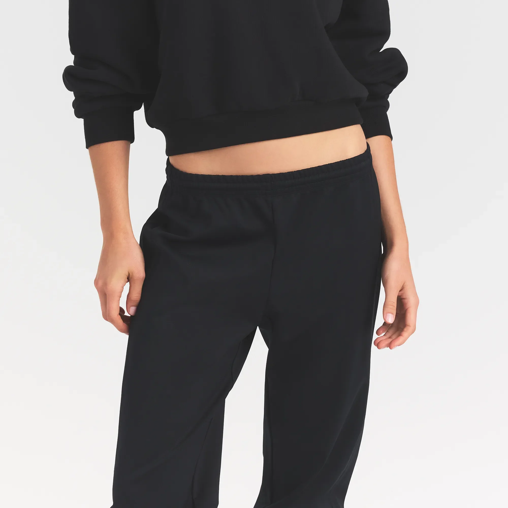 HEAVYWEIGHT CREPE CROPPED JOGGER | OBSIDIAN - Image 3