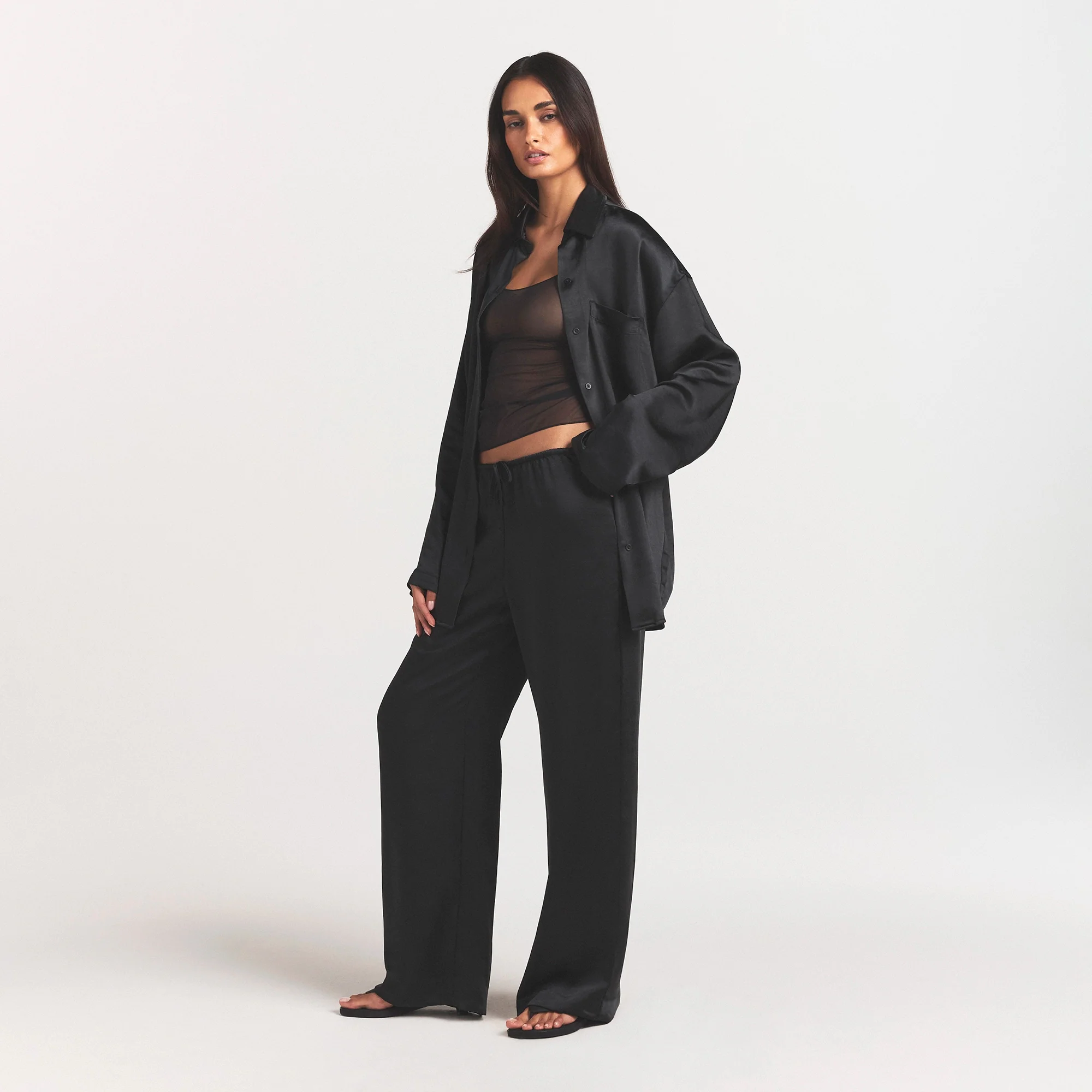 LIGHTWEIGHT SATIN STRAIGHT LEG PANT | OBSIDIAN - Image 3