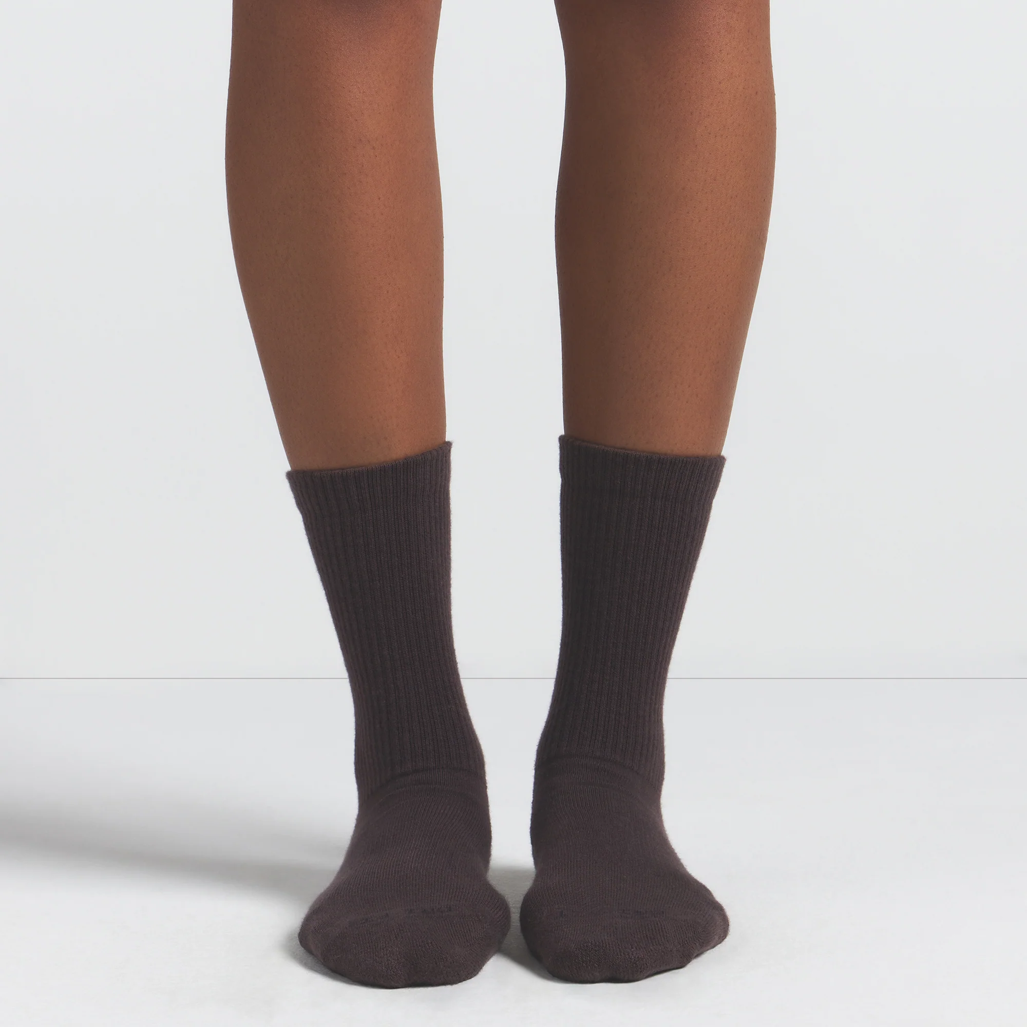 NikeSKIMS ACCESSORIES DRI-FIT™ CREW SOCK 3-PACK | DARK SEPIA MULTI - Image 7