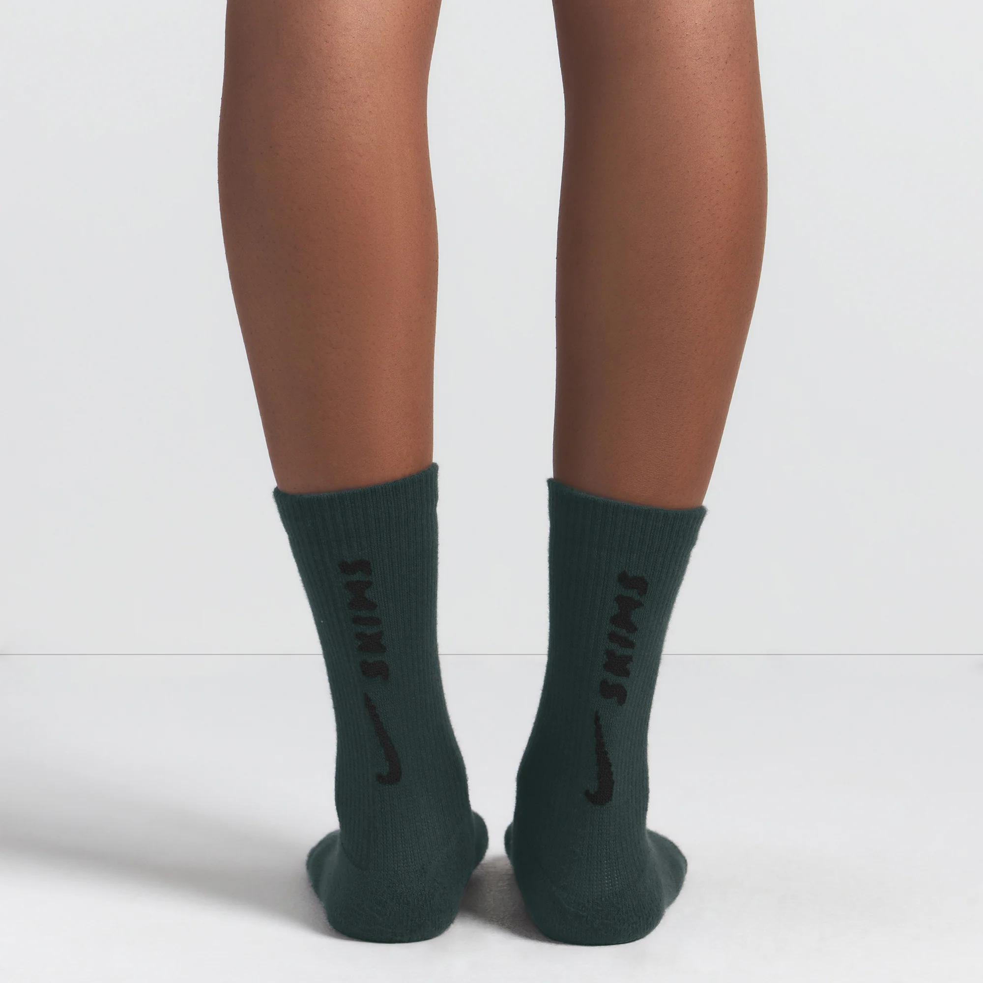 NikeSKIMS ACCESSORIES DRI-FIT™ CREW SOCK 3-PACK | DARK TEAL MULTI - Image 2