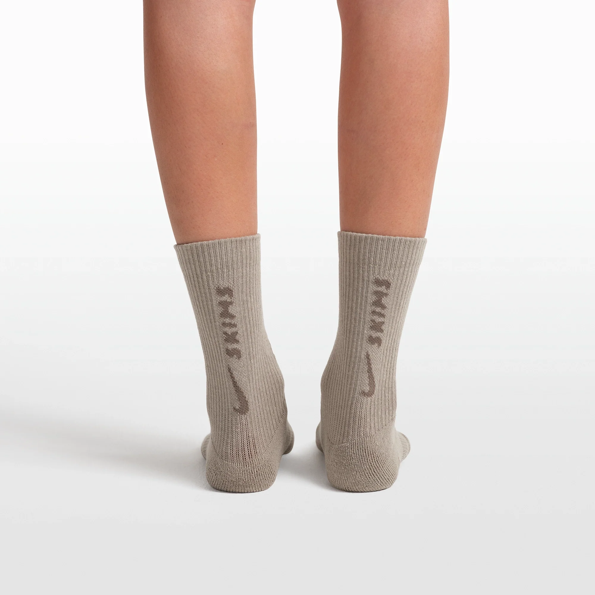 NikeSKIMS ACCESSORIES DRI-FIT™ CREW SOCK 3-PACK | HIMALAYAN MULTI - Image 5