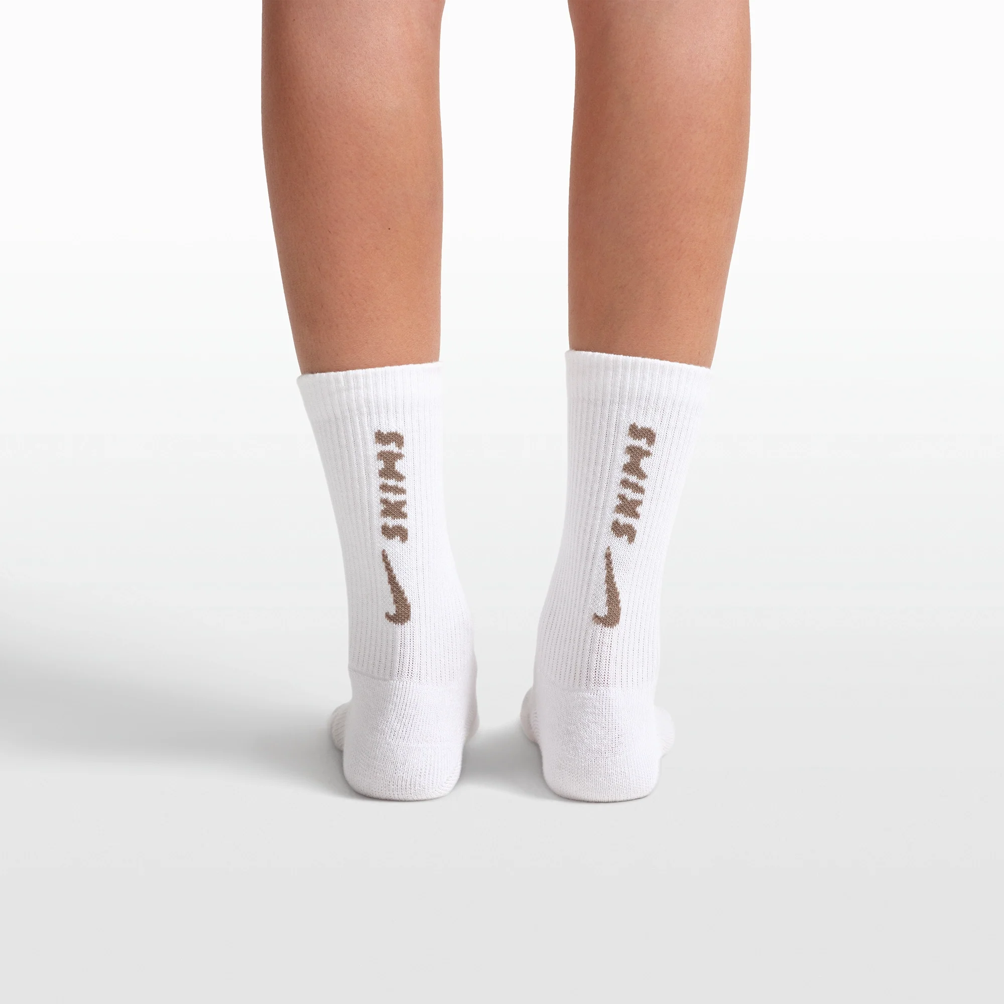 NikeSKIMS ACCESSORIES DRI-FIT™ CREW SOCK 3-PACK | HIMALAYAN MULTI - Image 8