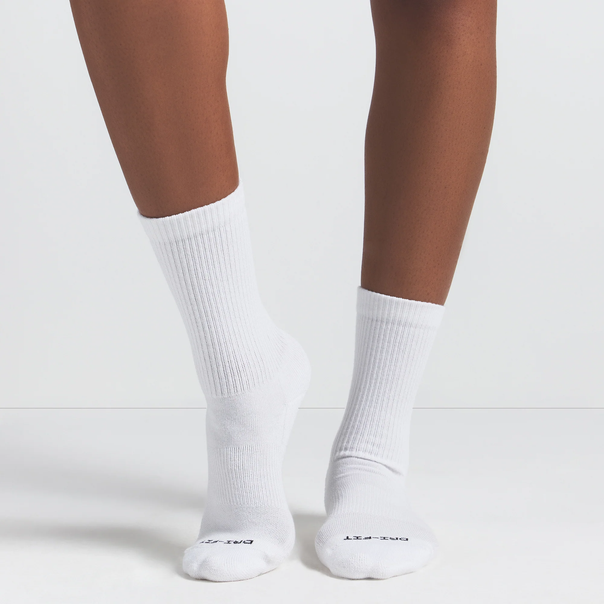 NikeSKIMS ACCESSORIES DRI-FIT™ CREW SOCK 3-PACK | SNOW - Image 3