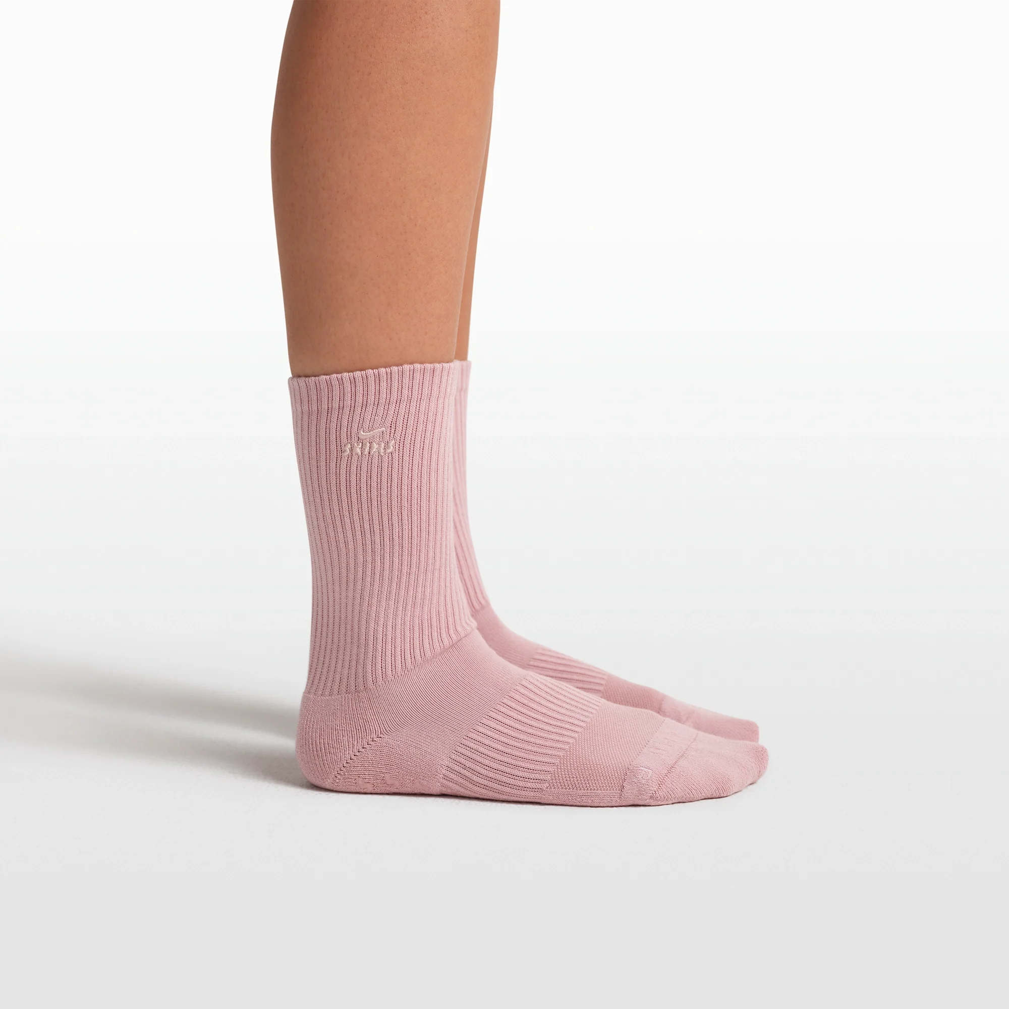 NikeSKIMS ACCESSORIES DRI-FIT™ PILATES GRIP CREW SOCK | HIMALAYAN - Image 3