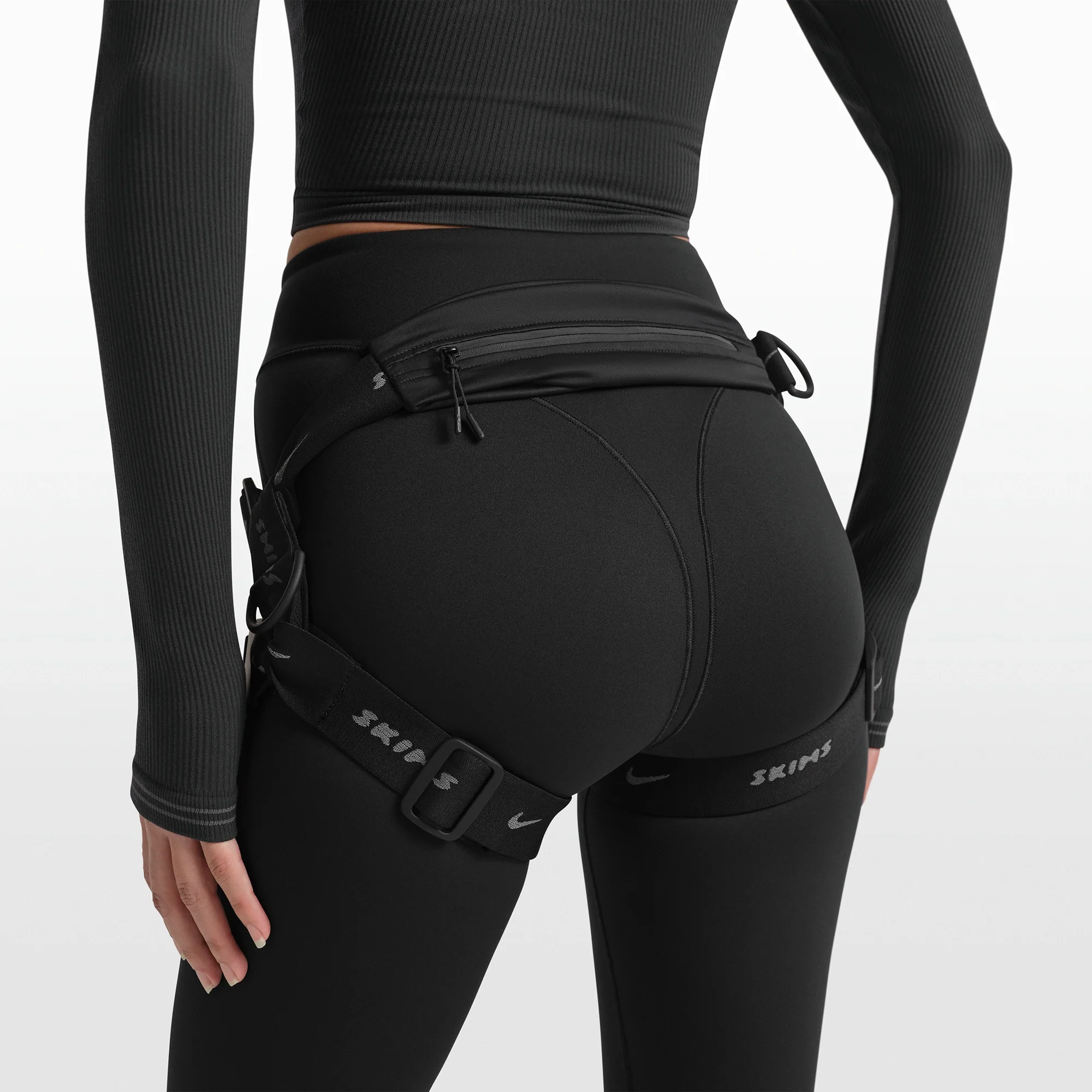 NikeSKIMS ACCESSORIES HARNESS WAISTPACK | OBSIDIAN - Image 4