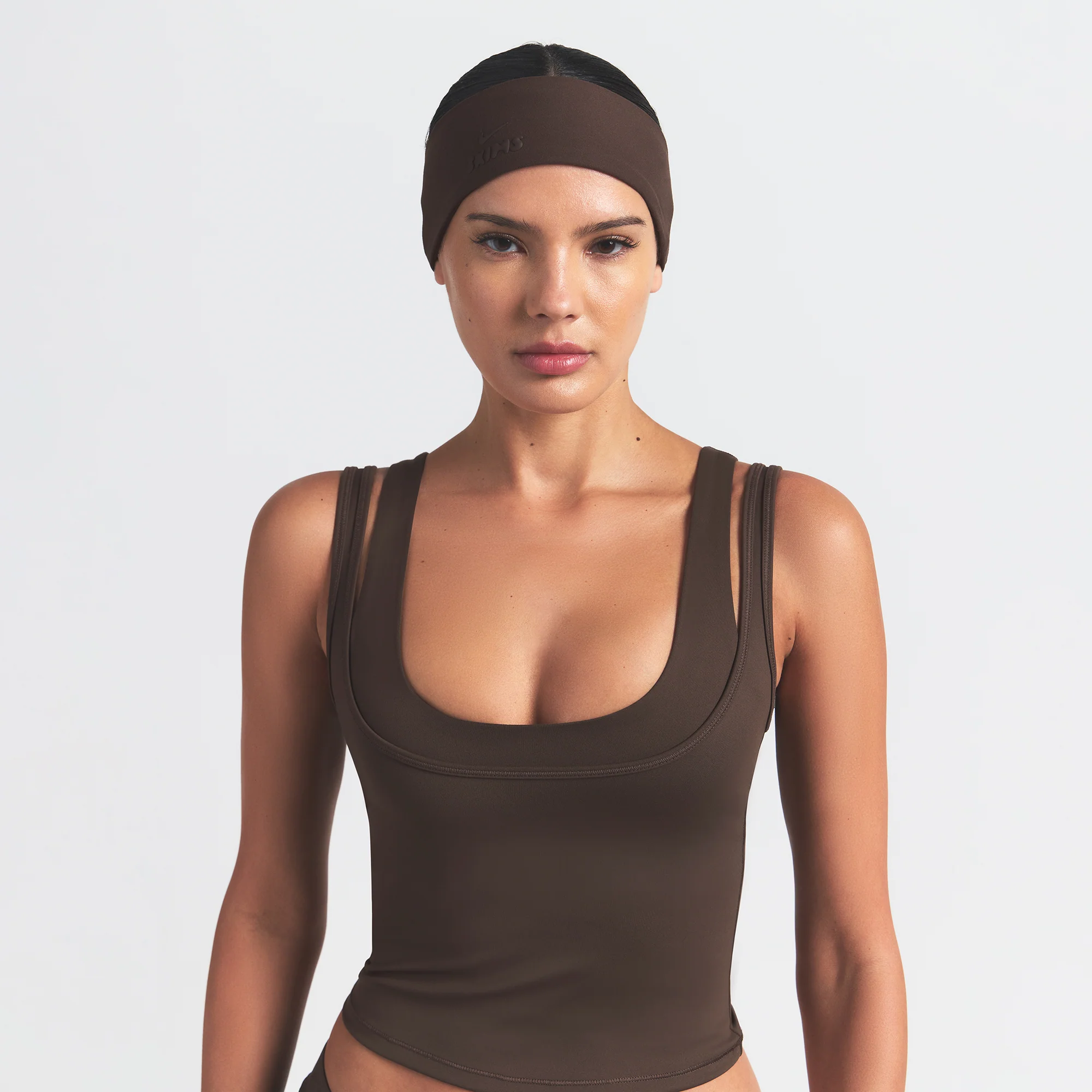 NikeSKIMS ACCESSORIES HEADBAND | DARK SEPIA - Image 2