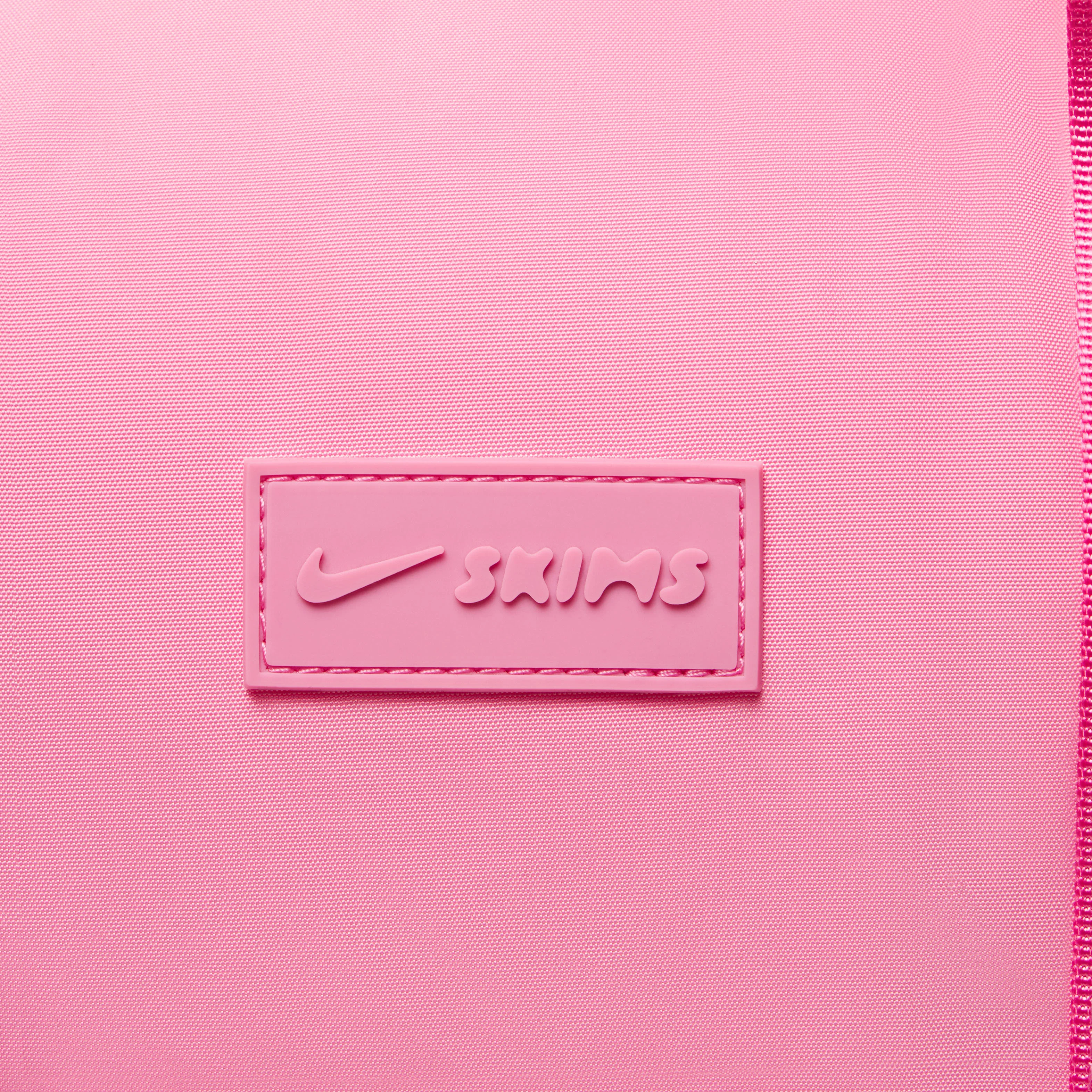 NikeSKIMS ACCESSORIES PUFFER GYM BAG | LIGHT FLAMINGO - Image 4