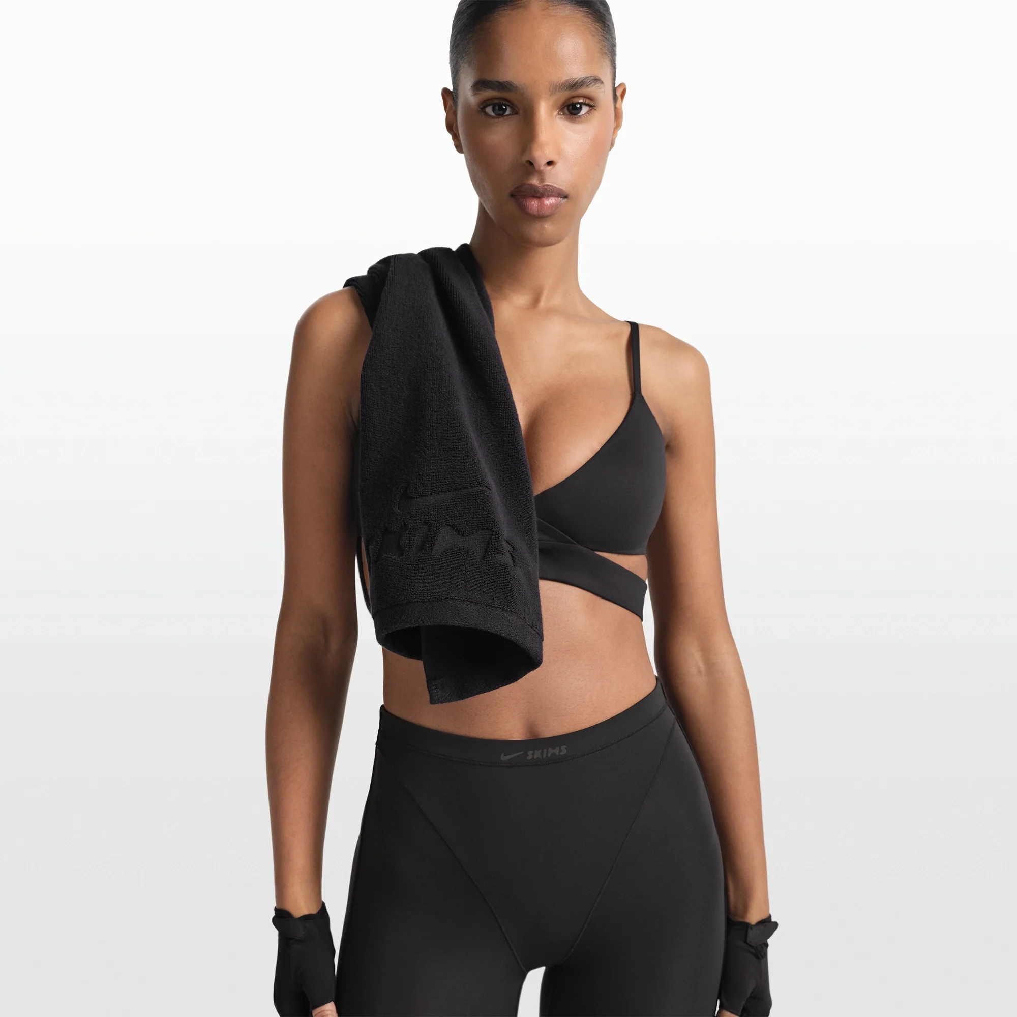 NikeSKIMS ACCESSORIES SMALL TOWEL | OBSIDIAN - Image 2