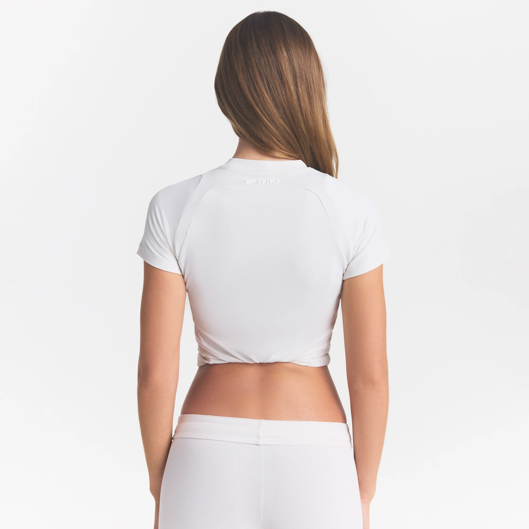 NikeSKIMS AIRY DRI-FIT™ BABY TEE | IVORY - Image 4