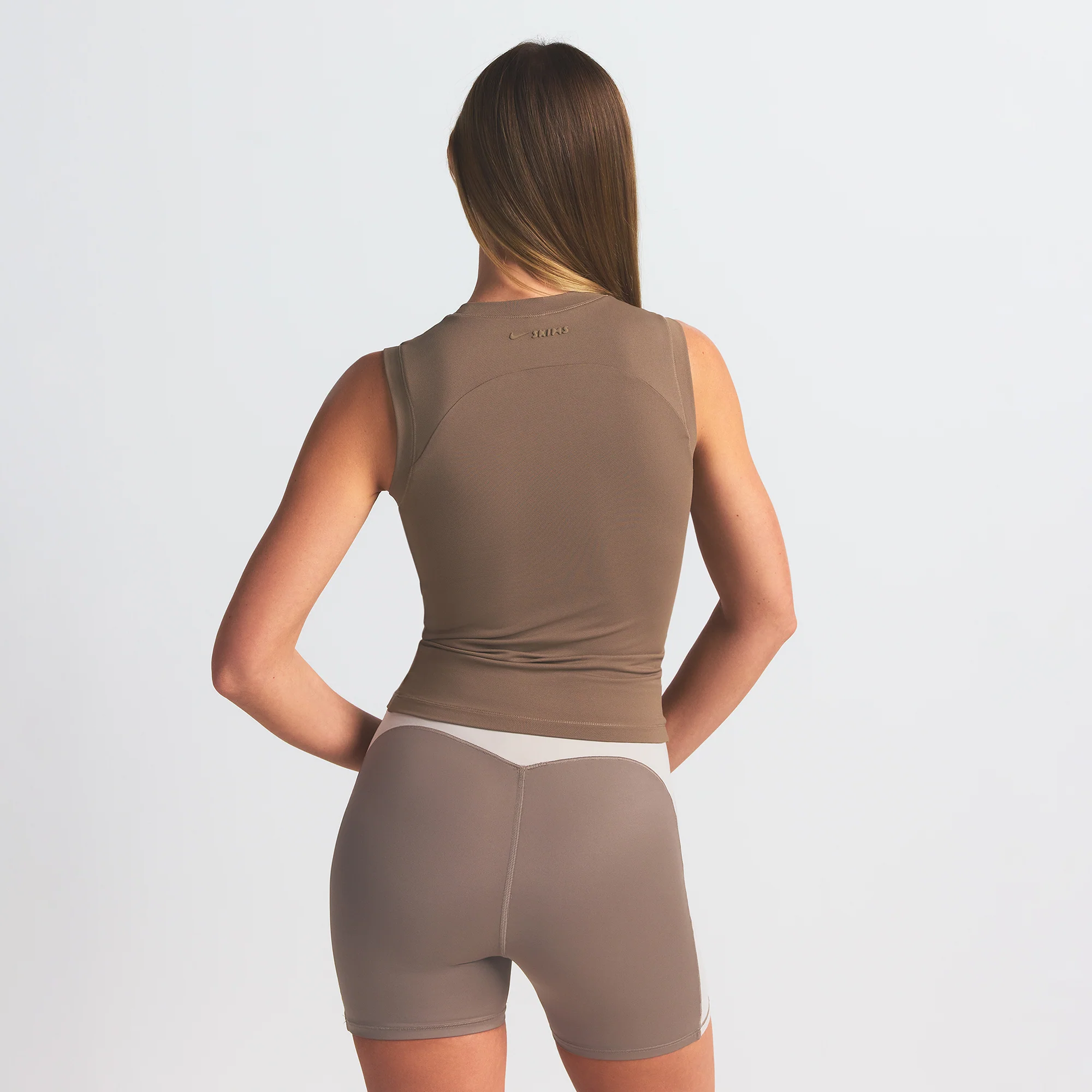 NikeSKIMS AIRY MUSCLE TEE | MYRRH - Image 3