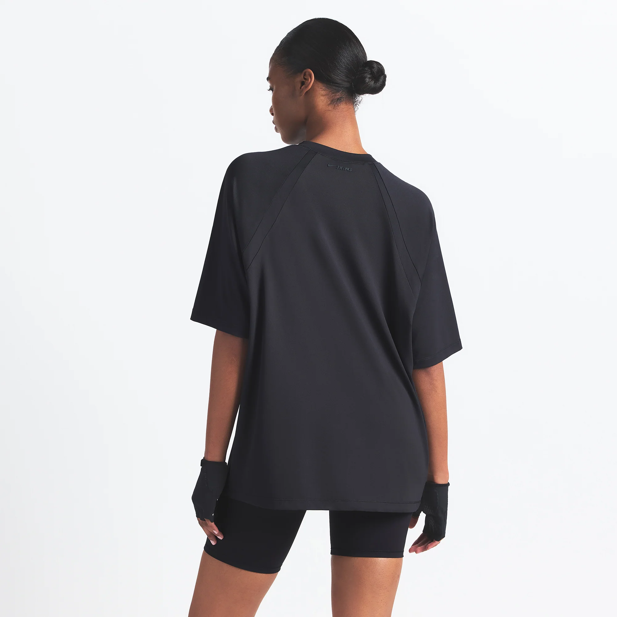 NikeSKIMS AIRY OVERSIZED TEE | OBSIDIAN - Image 5