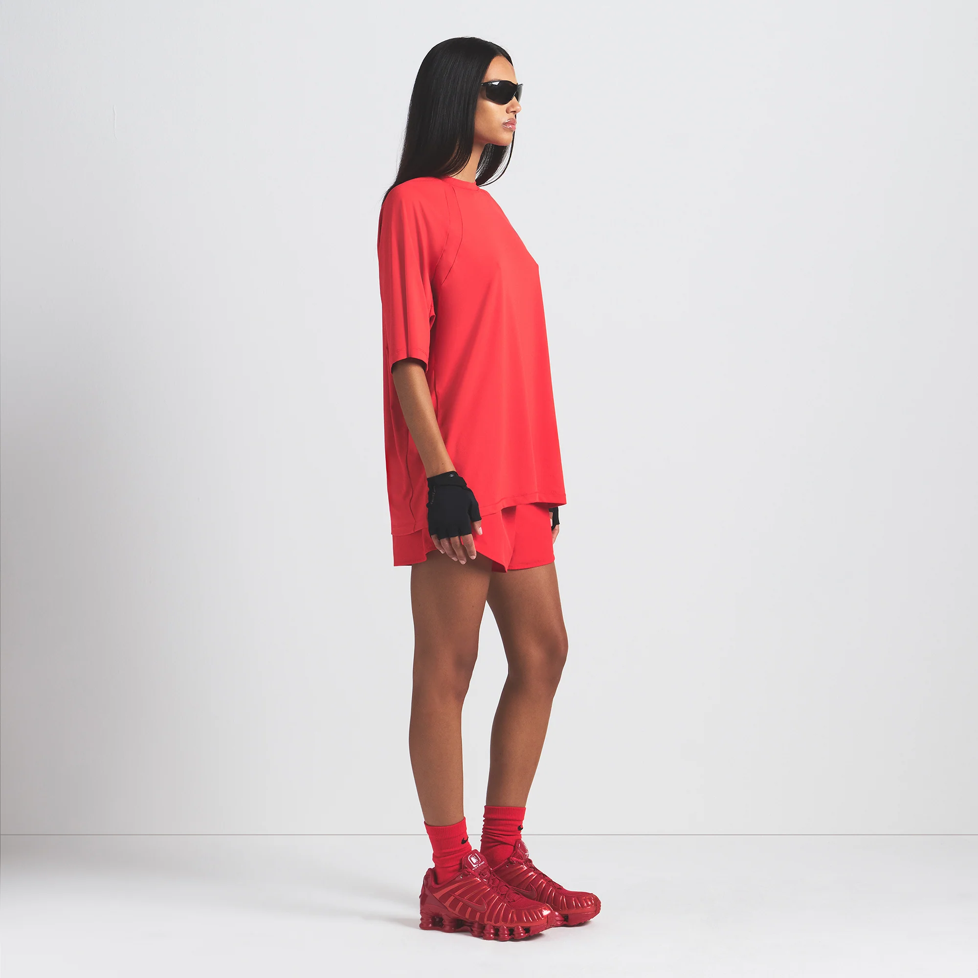 NikeSKIMS AIRY OVERSIZED TEE | RUBY - Image 4