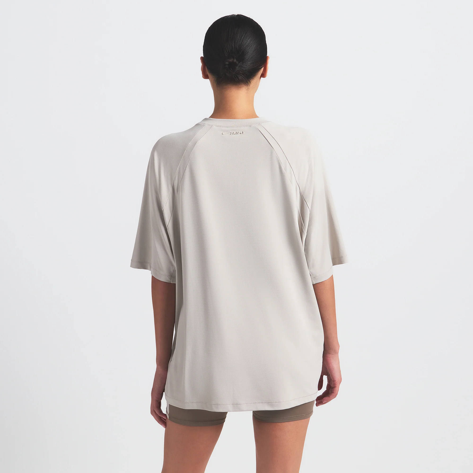 NikeSKIMS AIRY OVERSIZED TEE | STONE - Image 4
