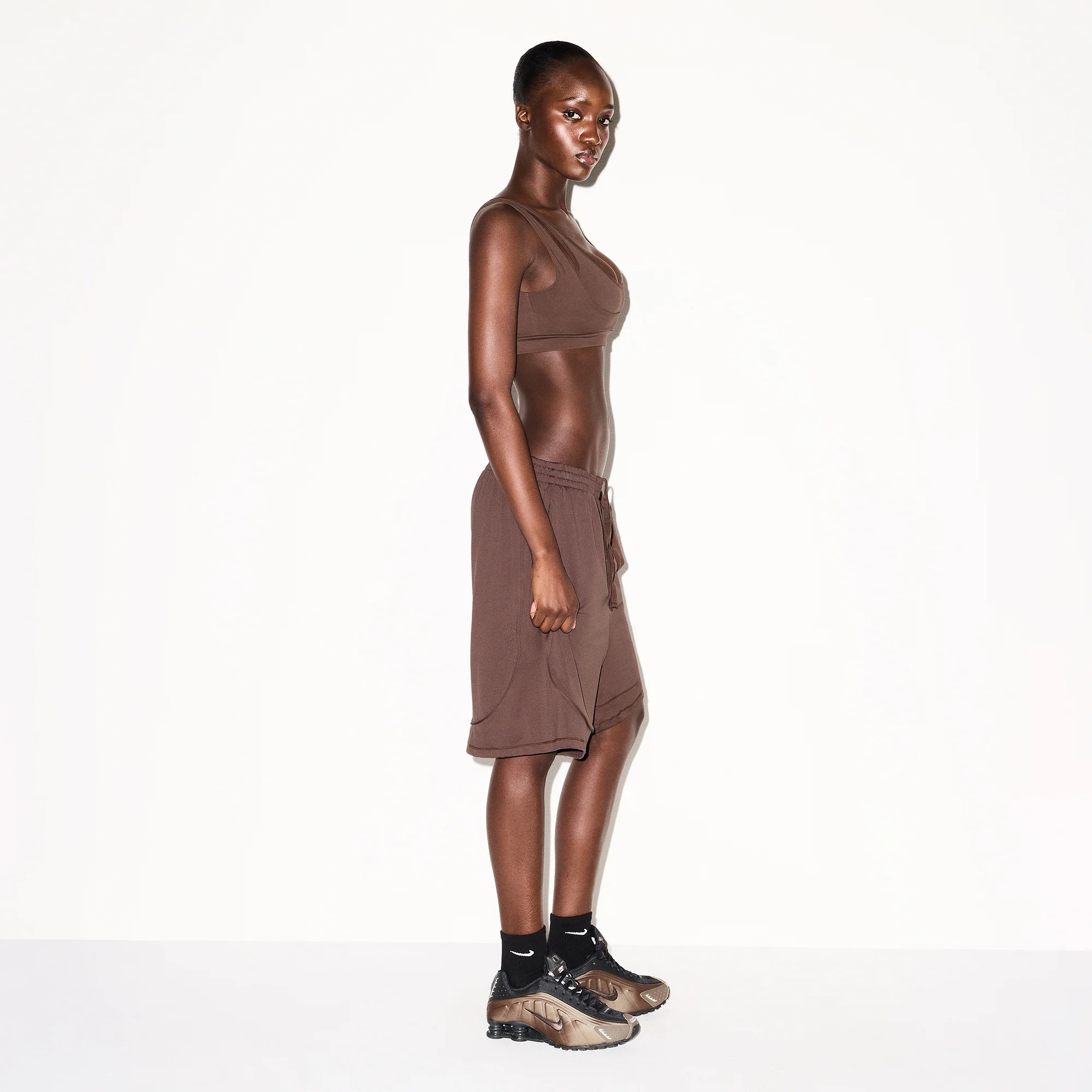 NikeSKIMS AIRY RELAXED SHORT | DARK SEPIA - Image 4