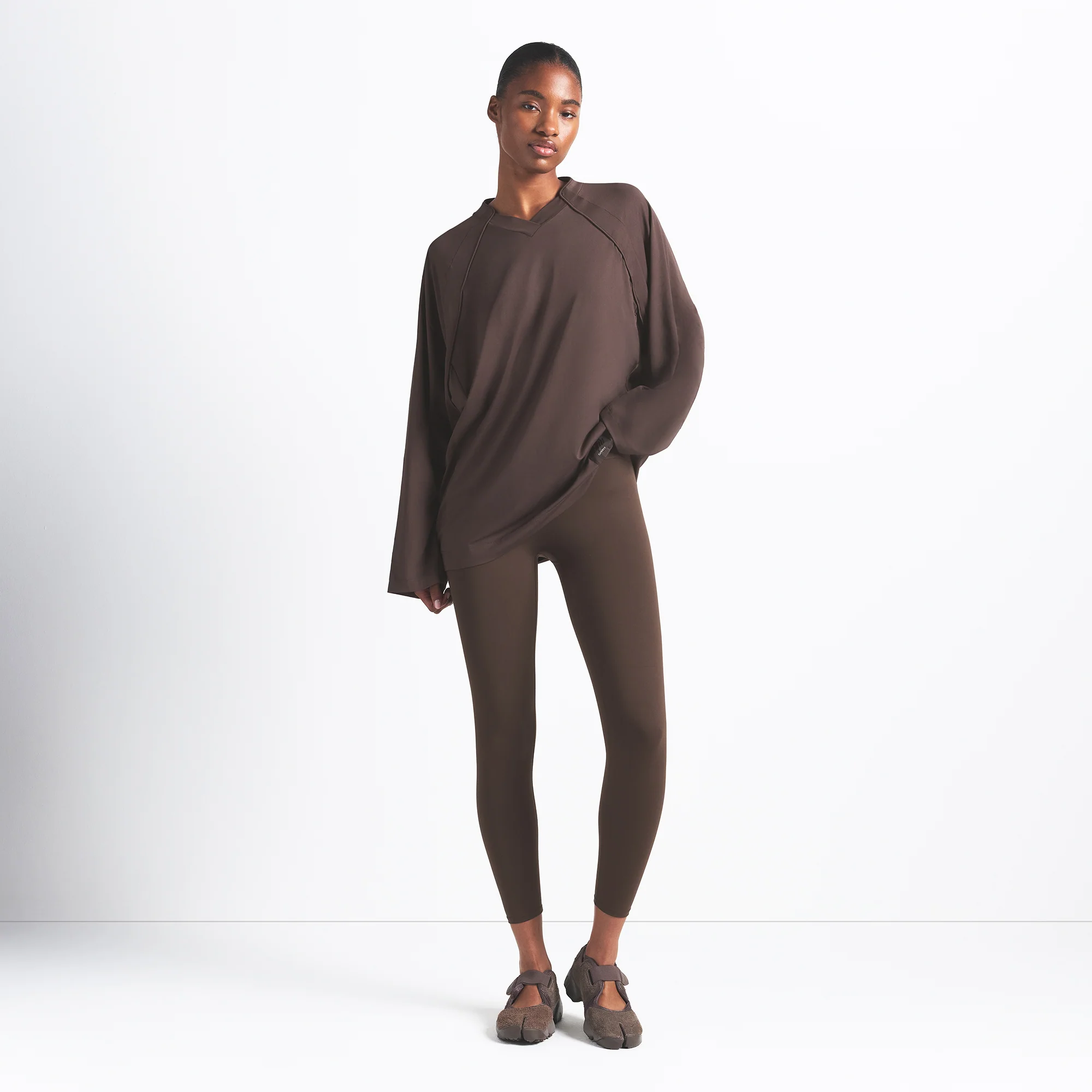 NikeSKIMS AIRY V-NECK OVERSIZED LONG SLEEVE TOP | DARK SEPIA - Image 2