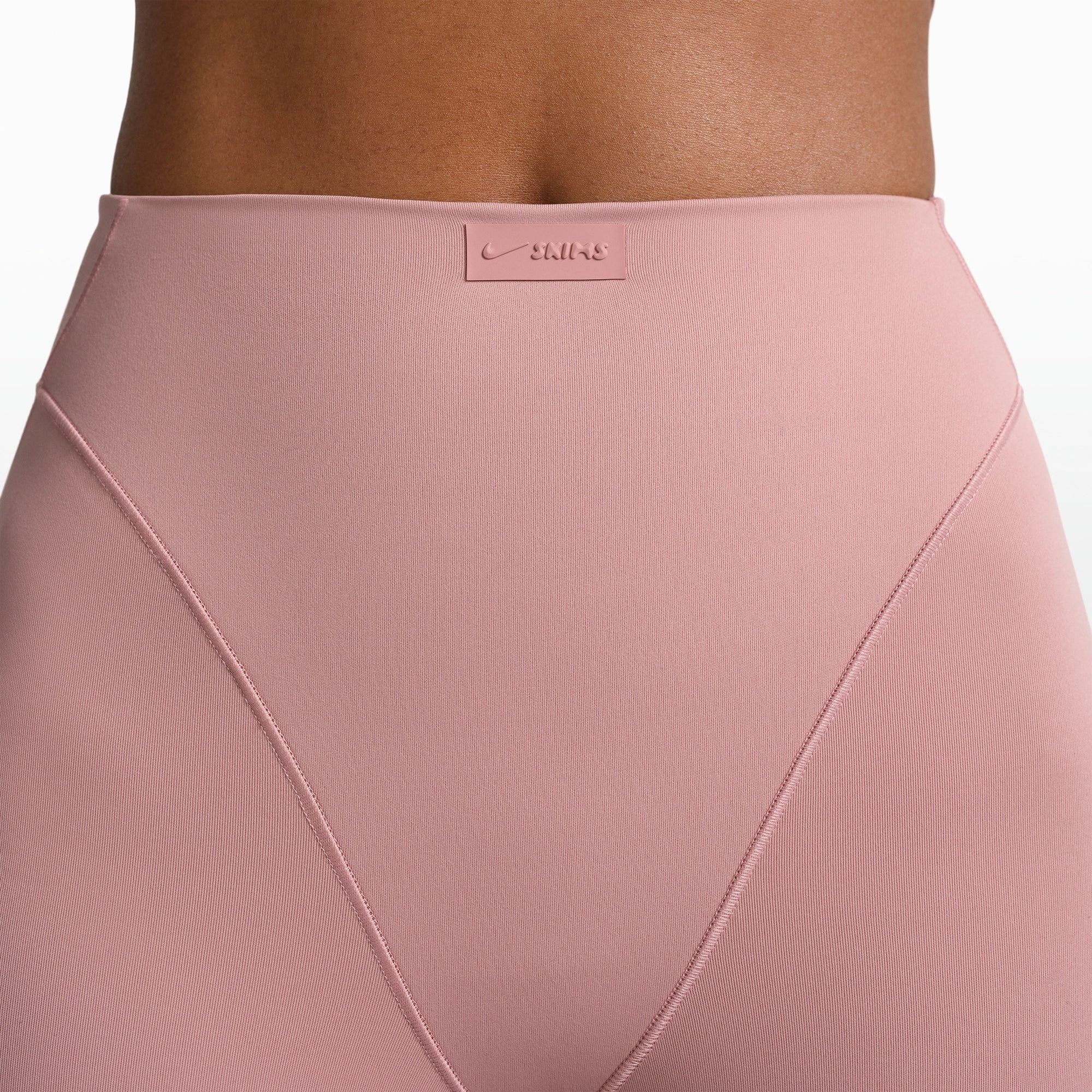 NikeSKIMS MATTE 17" V-LINE CROP LEGGING | HIMALAYAN - Image 6