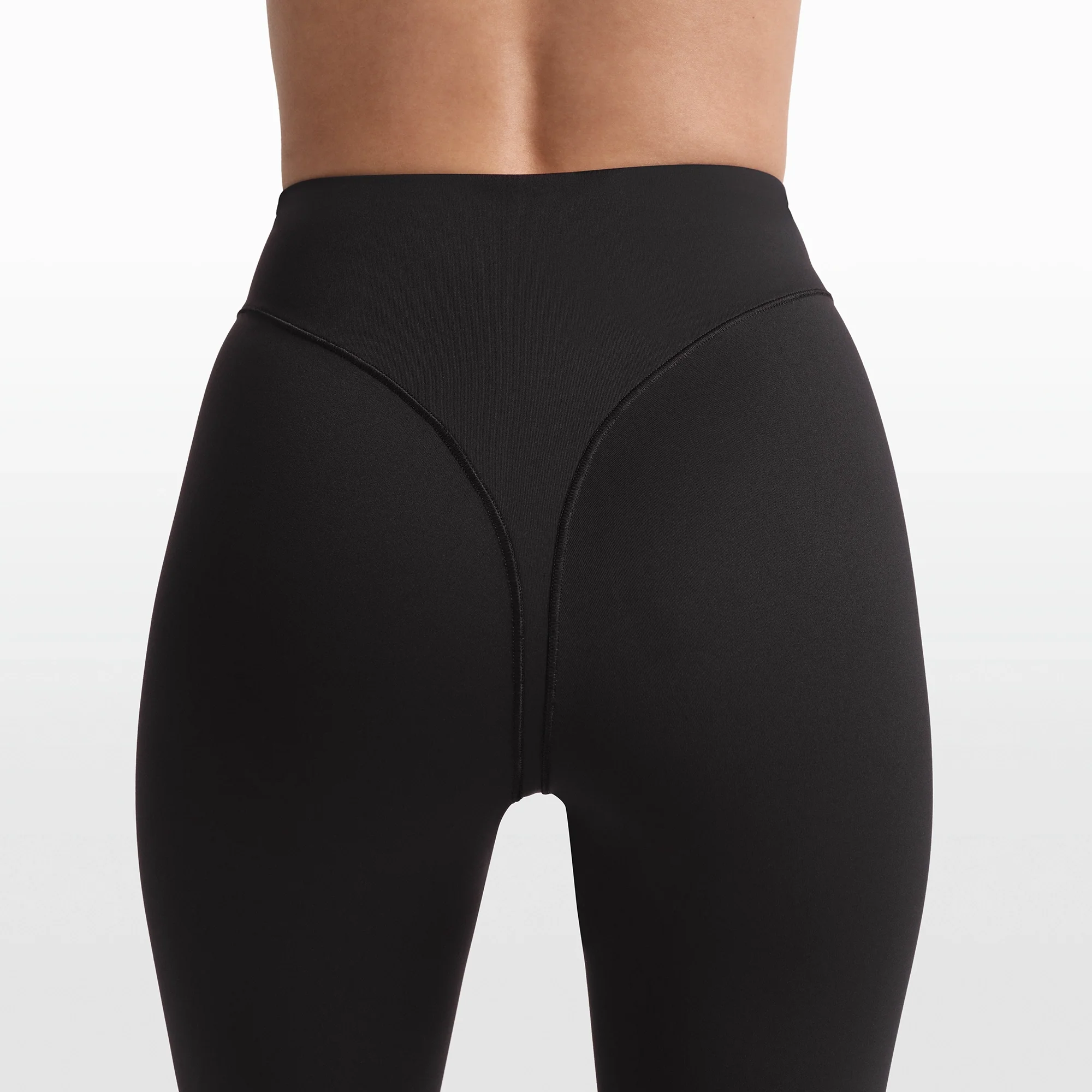 NikeSKIMS MATTE 17" V-LINE CROP LEGGING | OBSIDIAN - Image 5