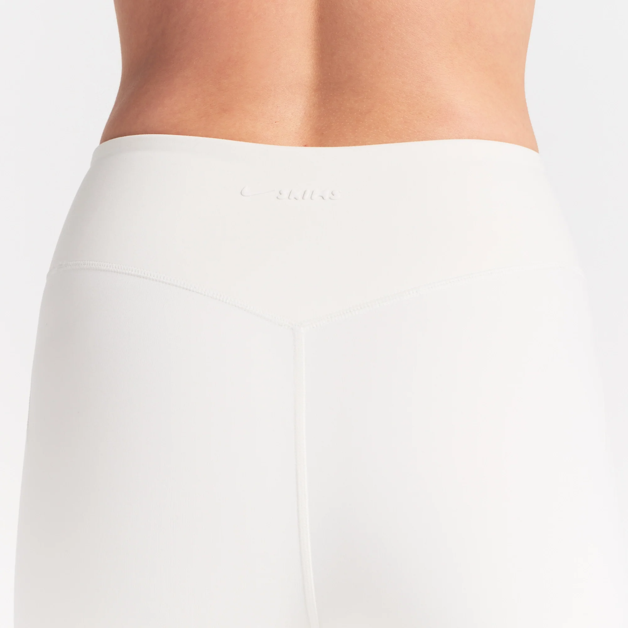 NikeSKIMS MATTE 26" LEGGING | IVORY - Image 4